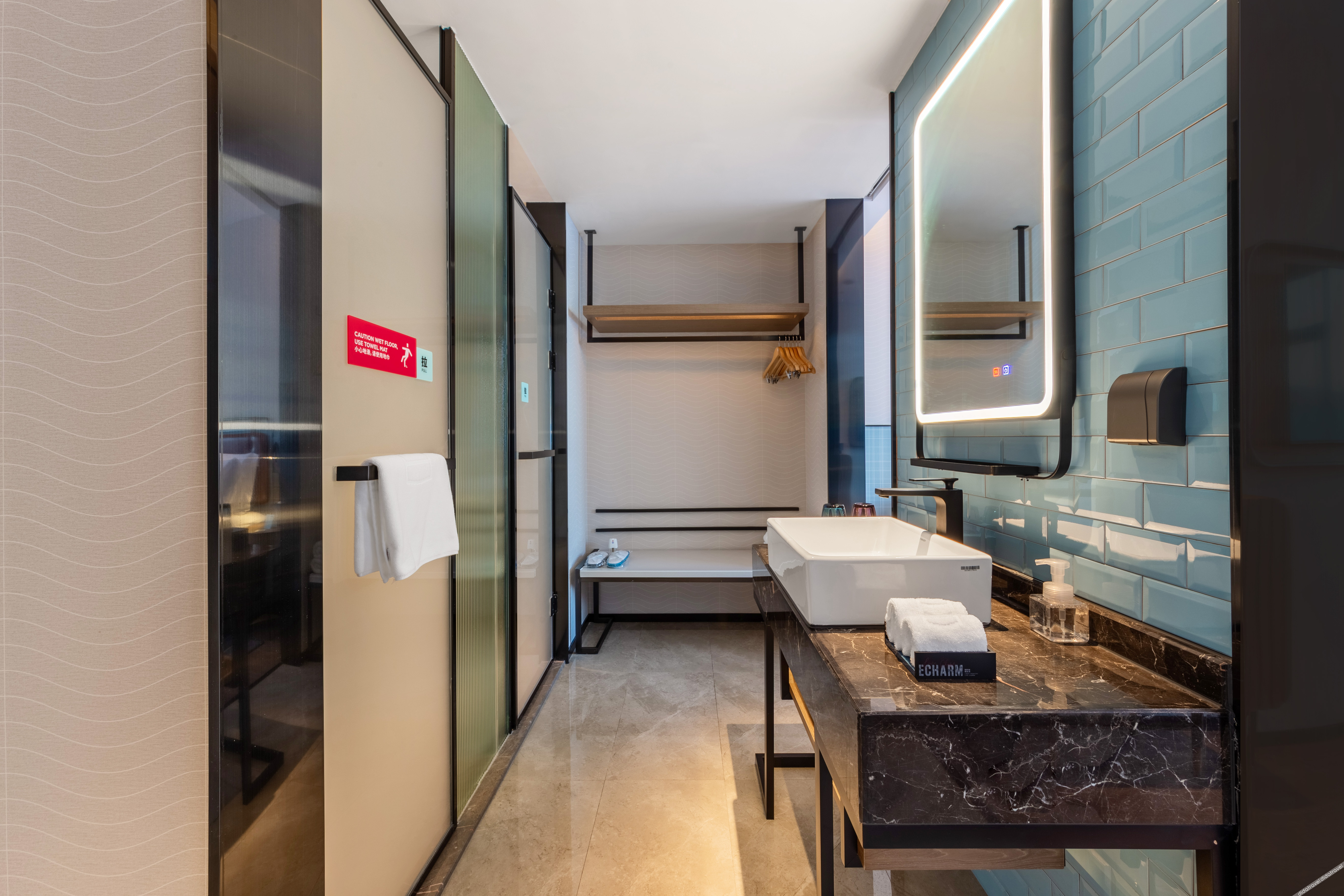 Echarm Hotel (Dongguan Guoji Qichecheng Lanqiuzhongxin) 3*