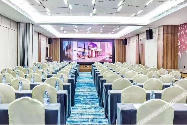 Echarm Hotel (Dongguan Guoji Qichecheng Lanqiuzhongxin) 3*