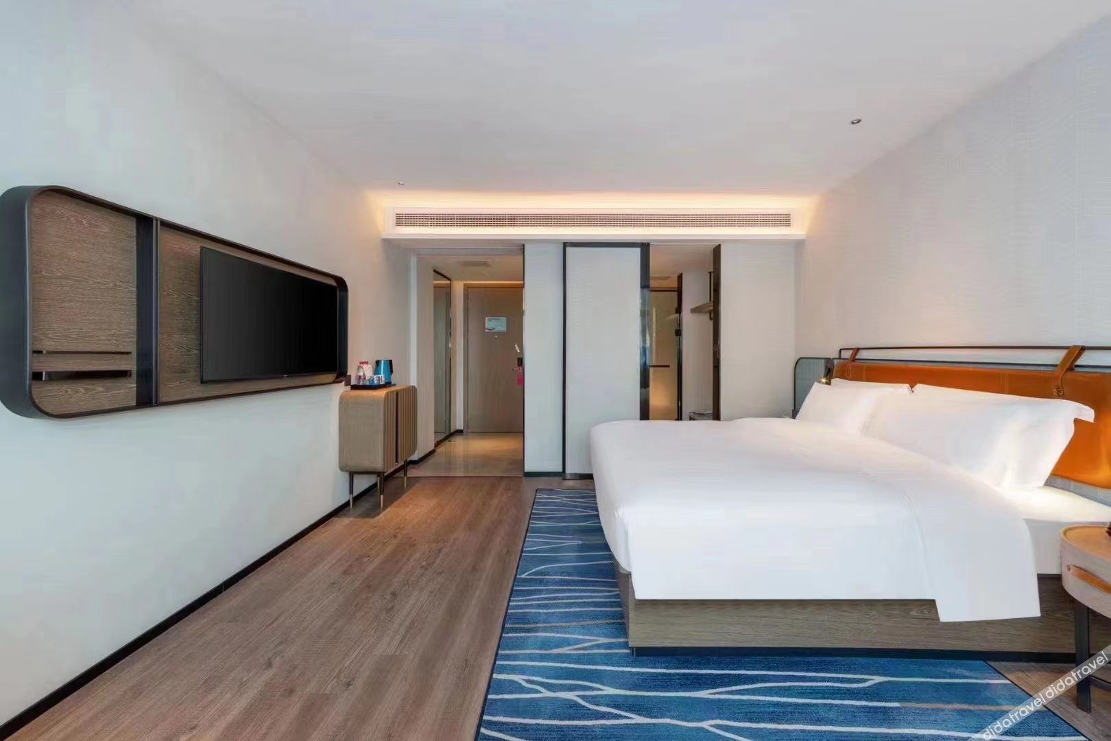 Echarm Hotel (Dongguan Guoji Qichecheng Lanqiuzhongxin) 3*