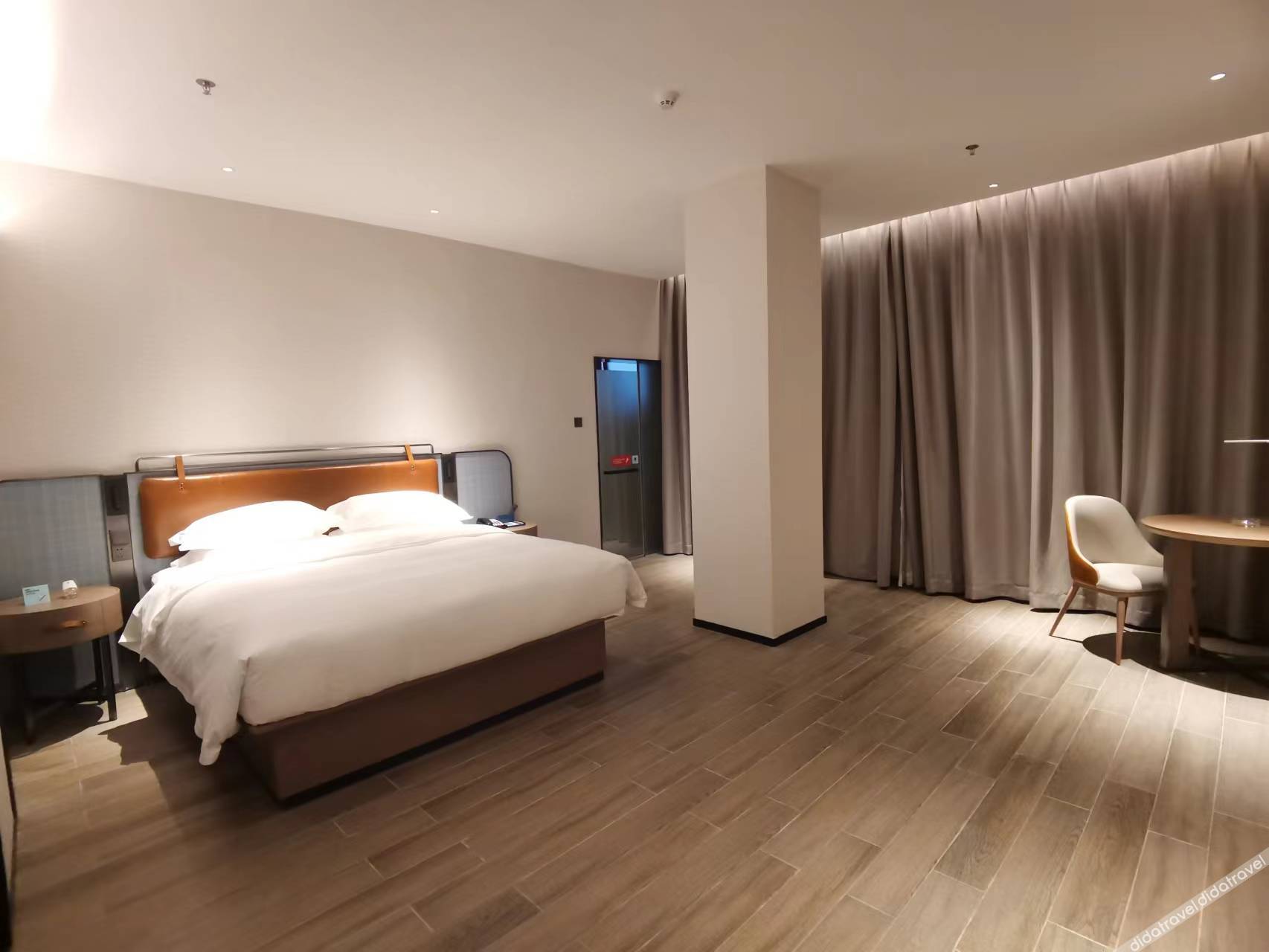 Echarm Hotel (Dongguan Guoji Qichecheng Lanqiuzhongxin) 3*