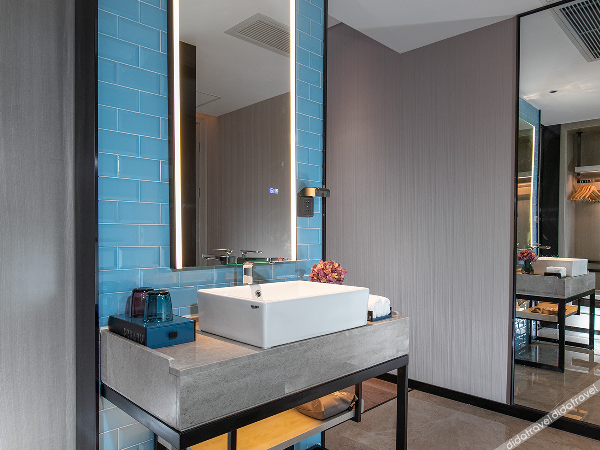 Echarm Hotel (Dongguan Guoji Qichecheng Lanqiuzhongxin) 3*