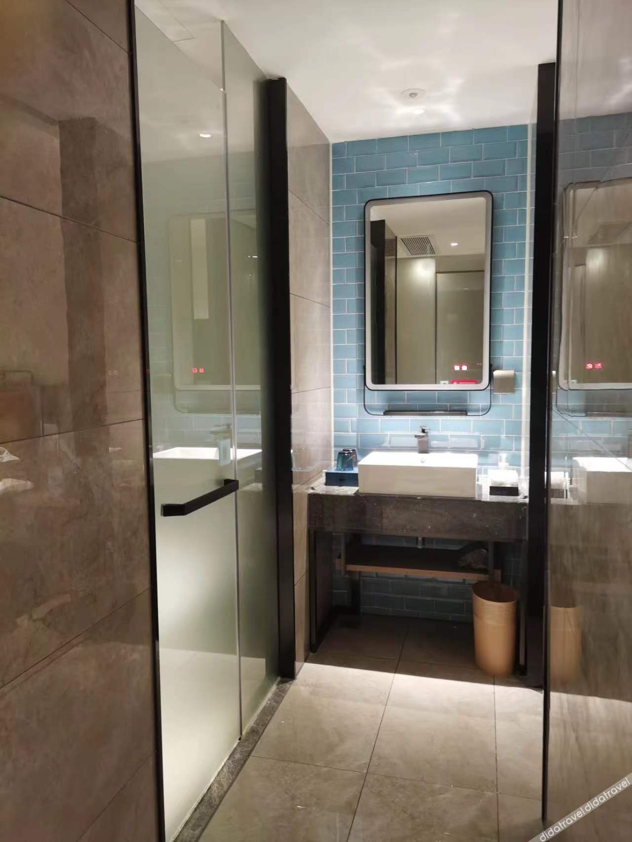 Echarm Hotel (Dongguan Guoji Qichecheng Lanqiuzhongxin) 3*
