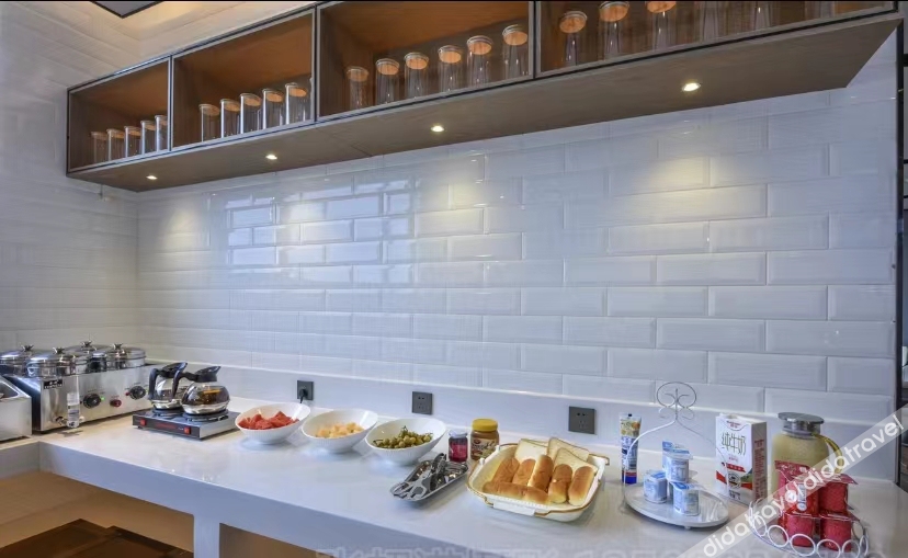 Echarm Hotel (Dongguan Guoji Qichecheng Lanqiuzhongxin) 3*