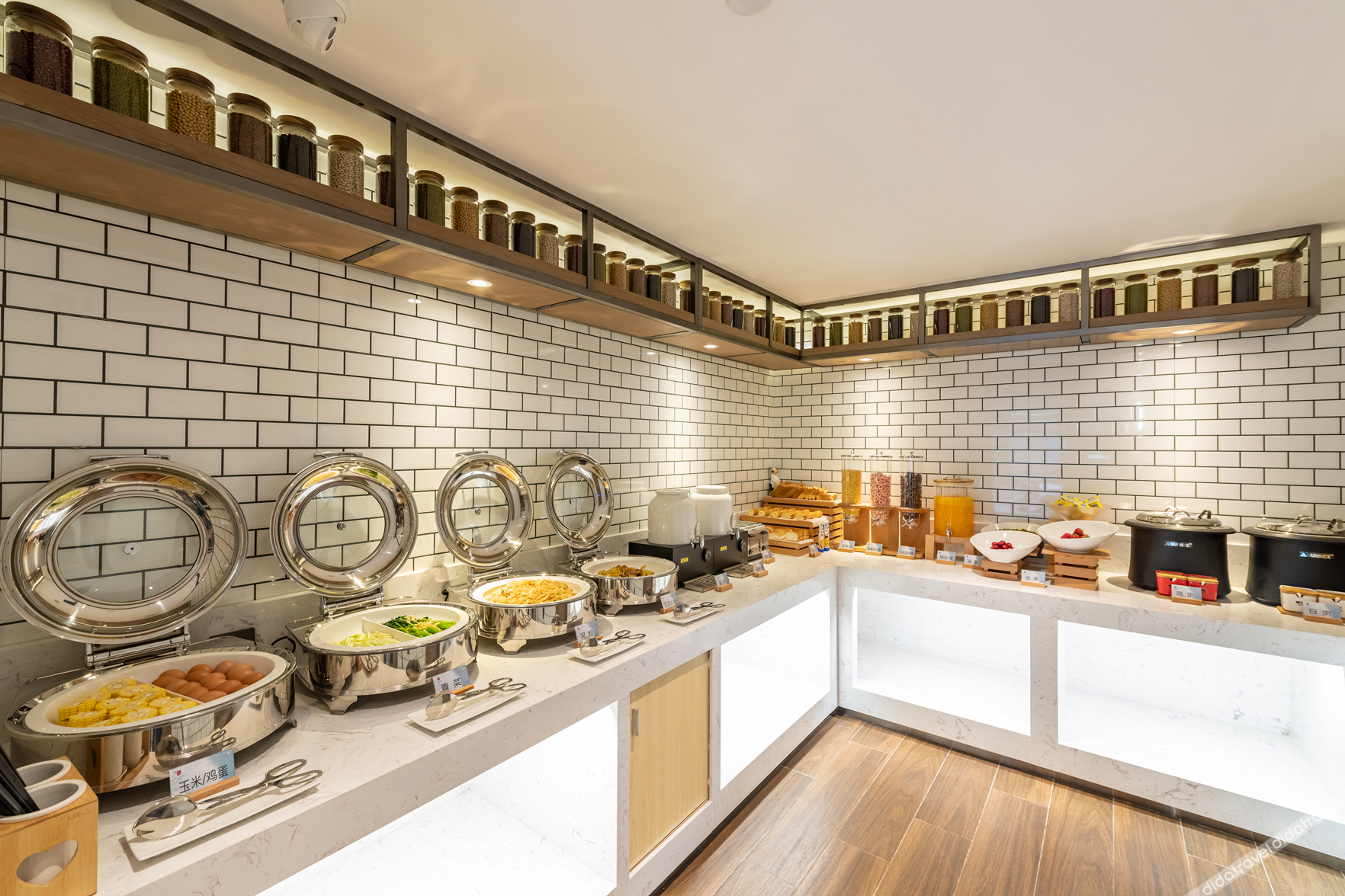 Echarm Hotel (Jishoushi Government Qianzhou Ancient City) 3*