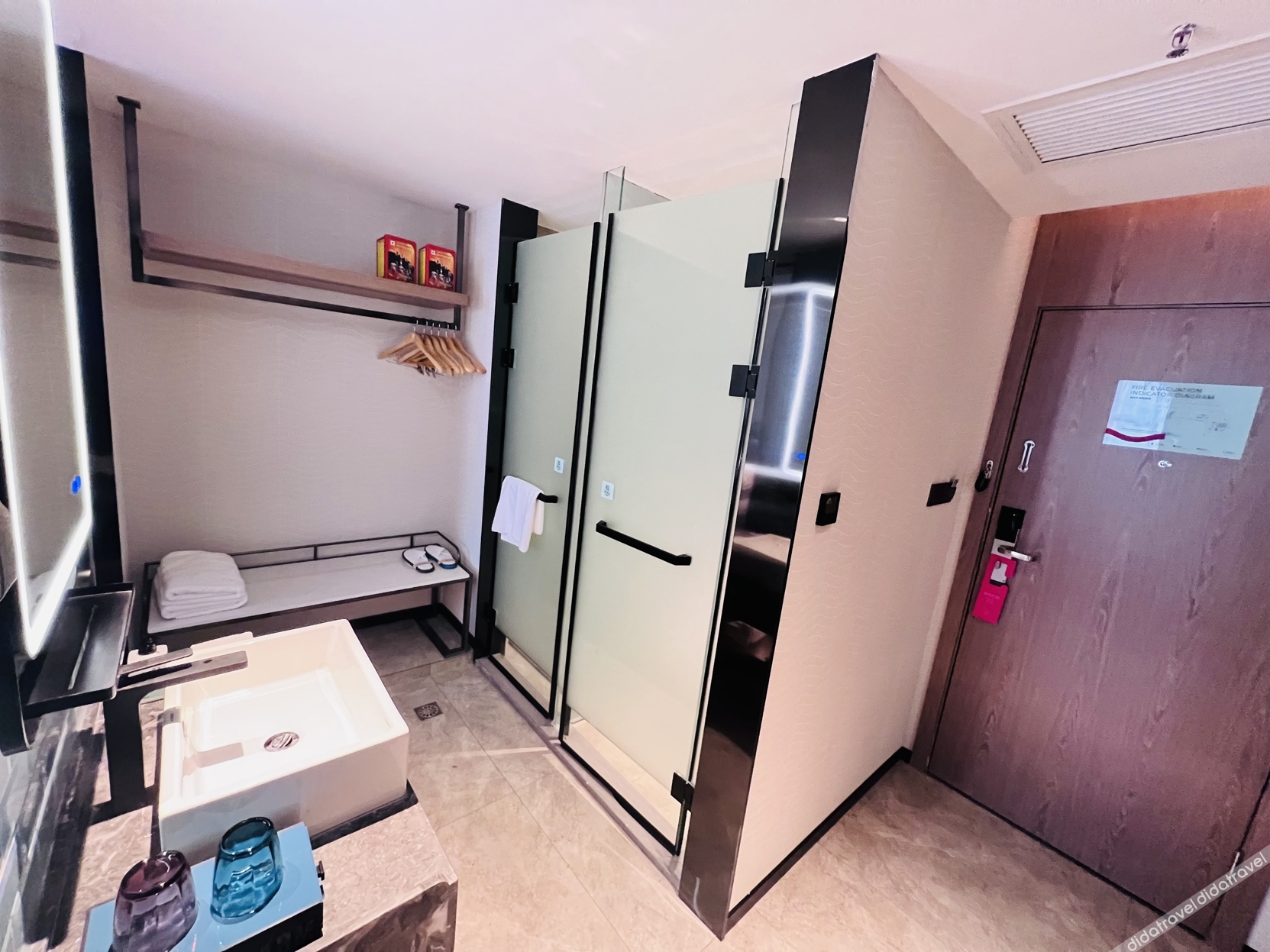 Echarm Hotel (Jishoushi Government Qianzhou Ancient City) 3*