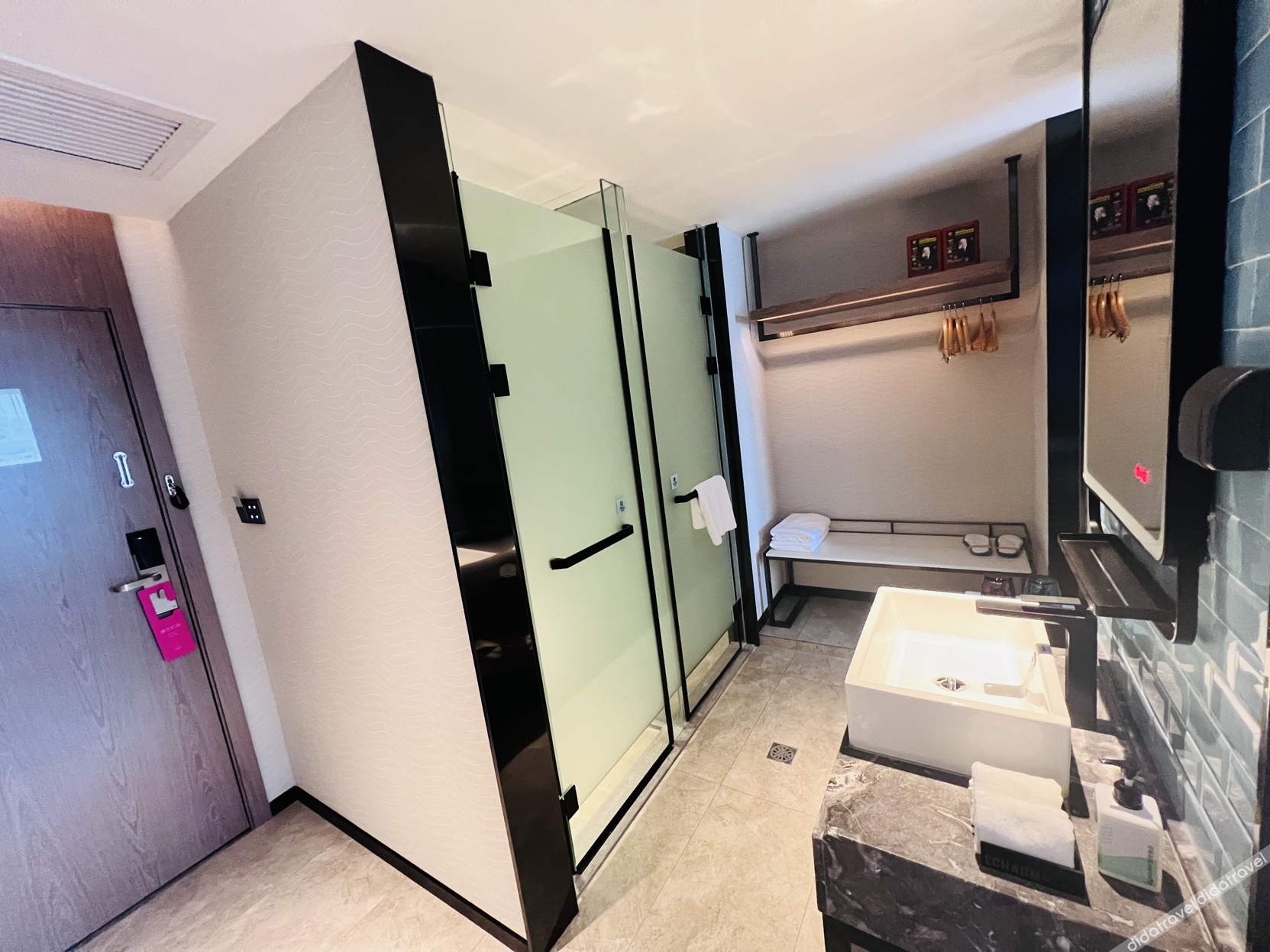 Echarm Hotel (Jishoushi Government Qianzhou Ancient City) 3*