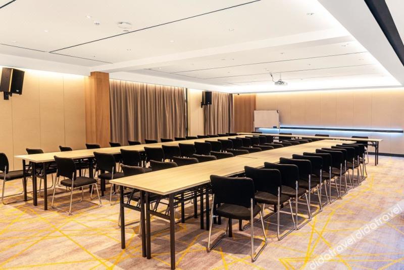 Echarm Hotel (Jishoushi Government Qianzhou Ancient City) 3*