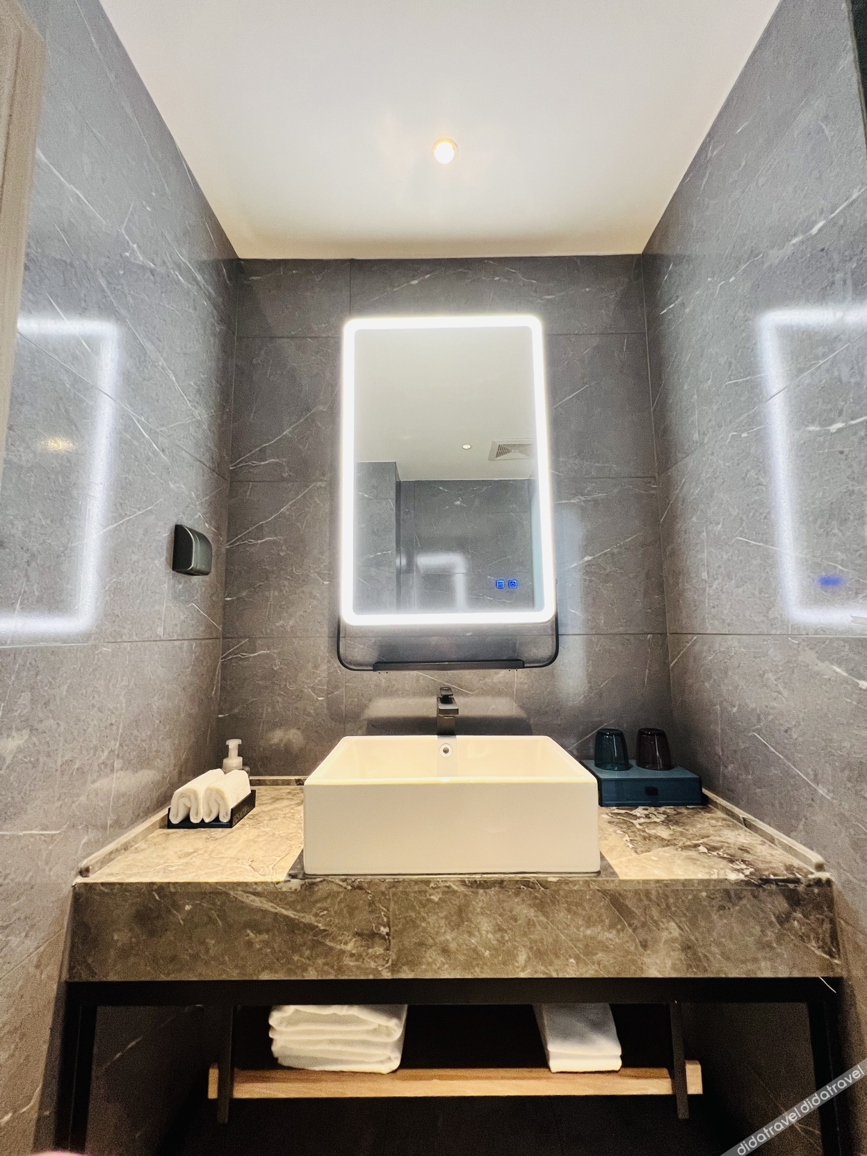 Echarm Hotel (Jishoushi Government Qianzhou Ancient City) 3*