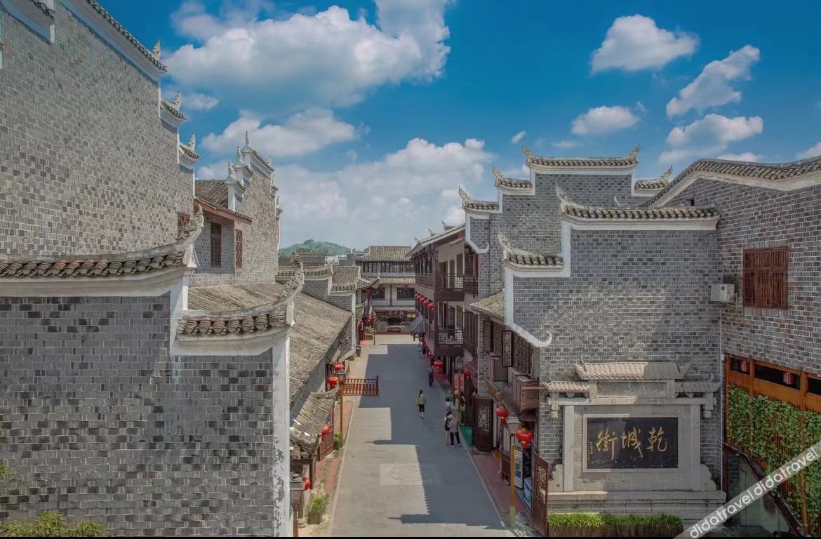 Echarm Hotel (Jishoushi Government Qianzhou Ancient City) 3*