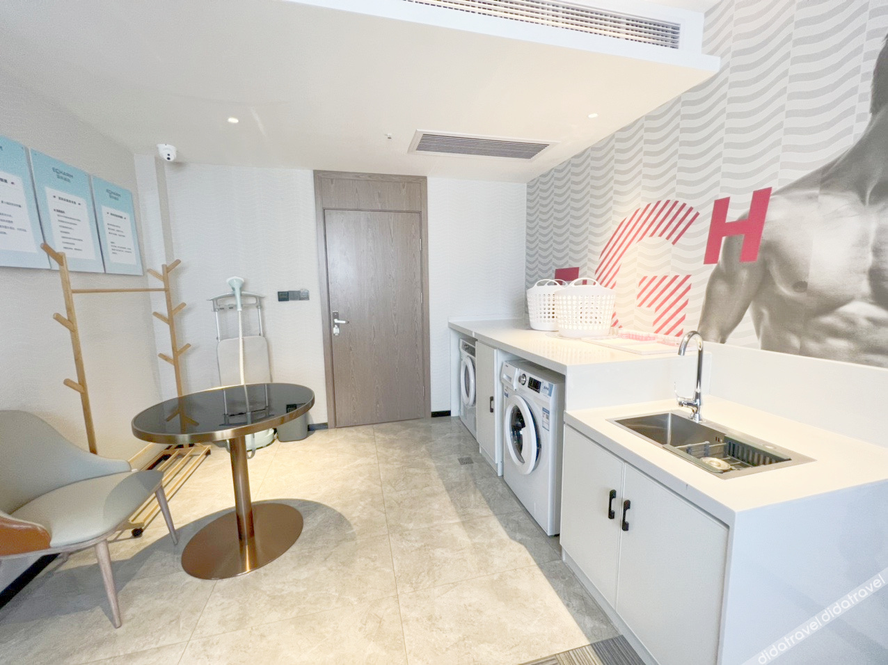 Echarm Hotel (Jishoushi Government Qianzhou Ancient City) 3*