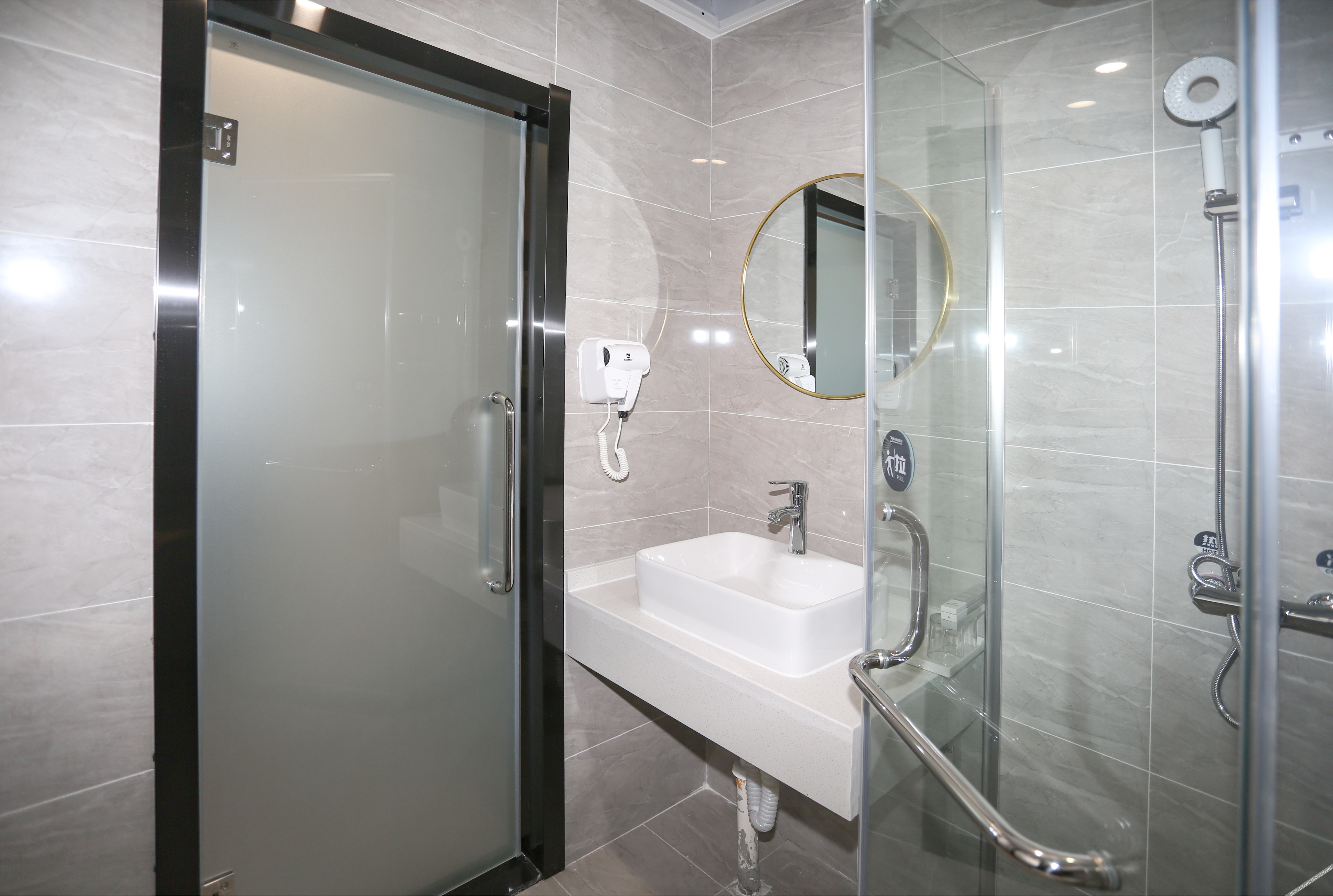 City 118 Select Hotel (Jinan Zhangqiu harmony Plaza store) 2*