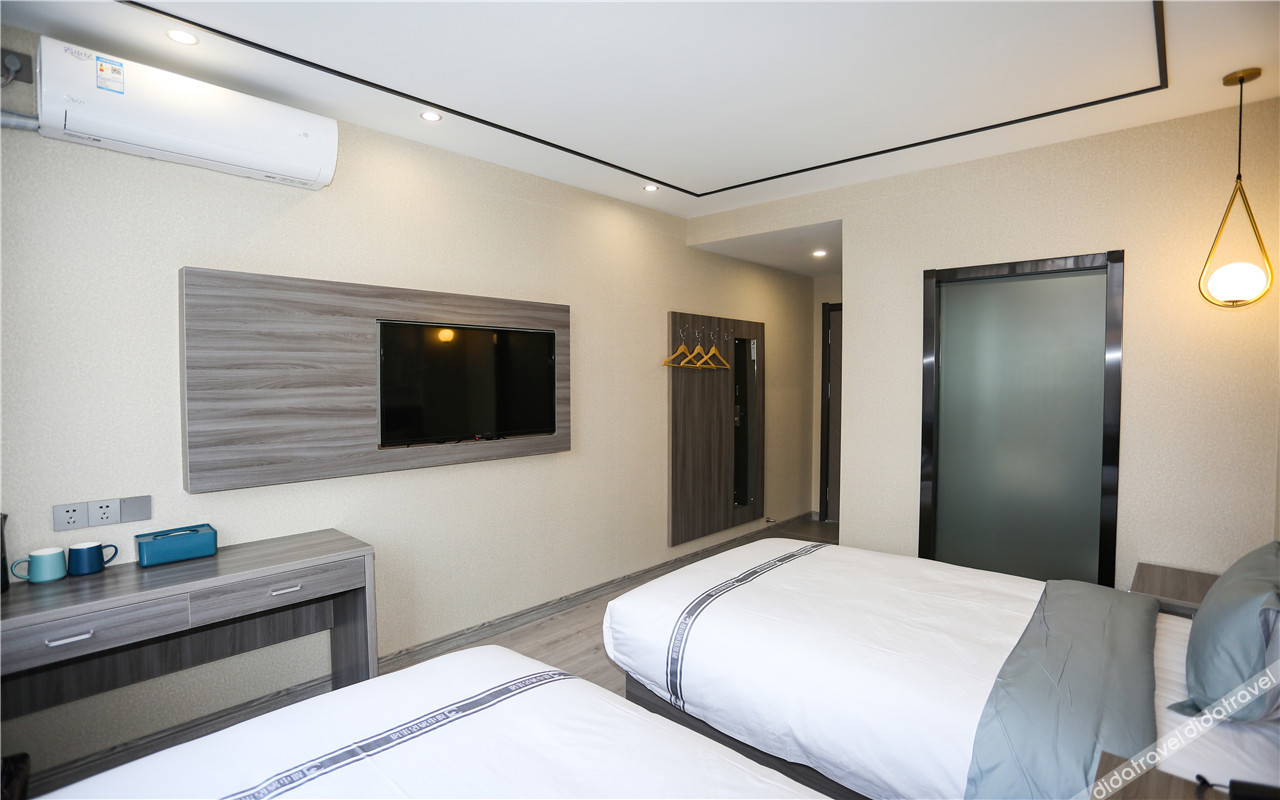 City 118 Select Hotel (Jinan Zhangqiu harmony Plaza store) 2*