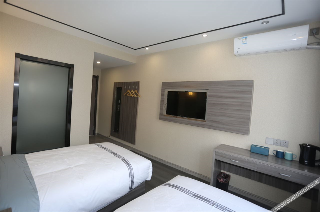 City 118 Select Hotel (Jinan Zhangqiu harmony Plaza store) 2*