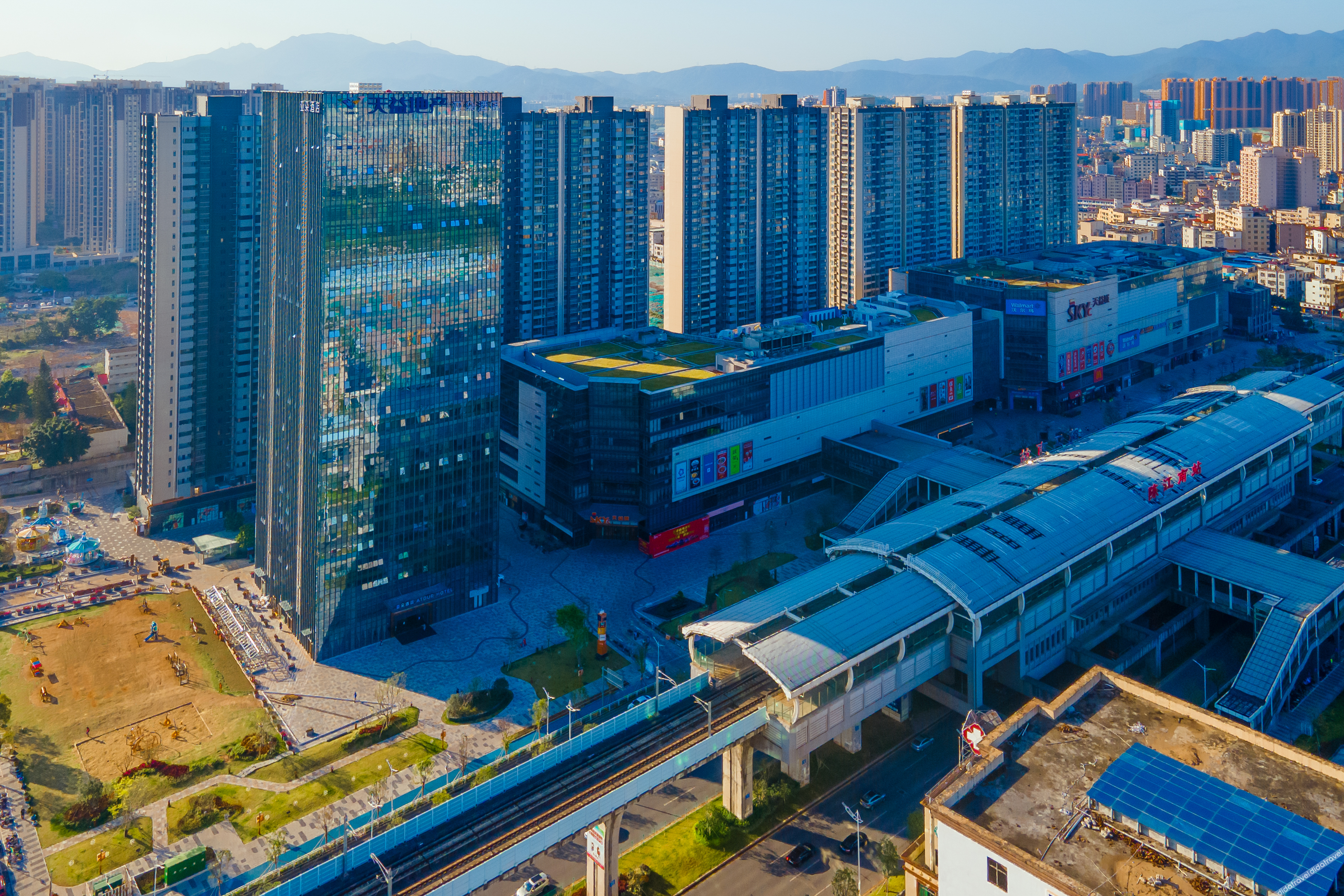 Atour Hotel Huizhou Zhongkai Tianyi City 4*