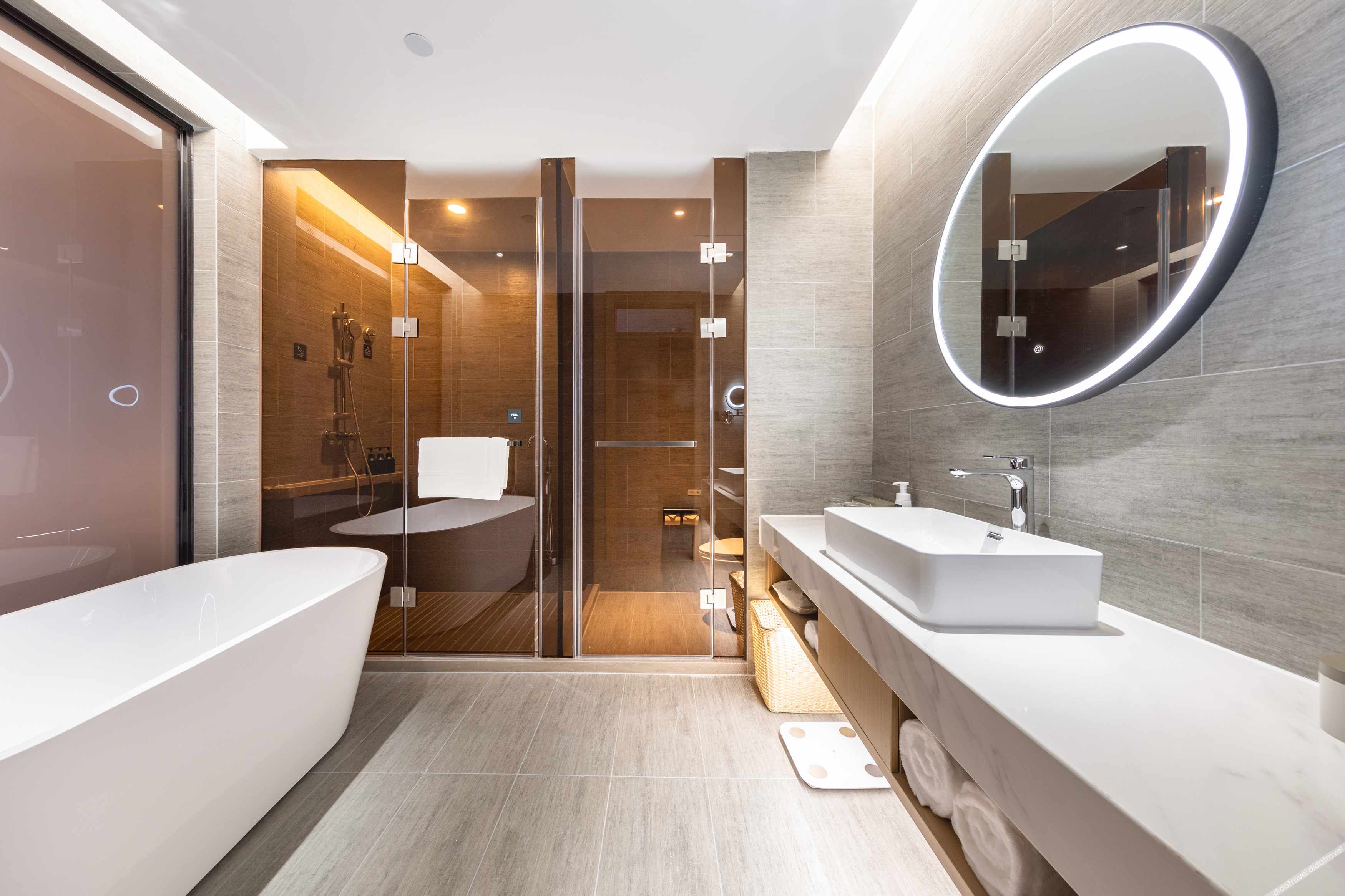 Days Inn by Wyndham Zhuhai Golden Bay Ocean Spring Resort 4*