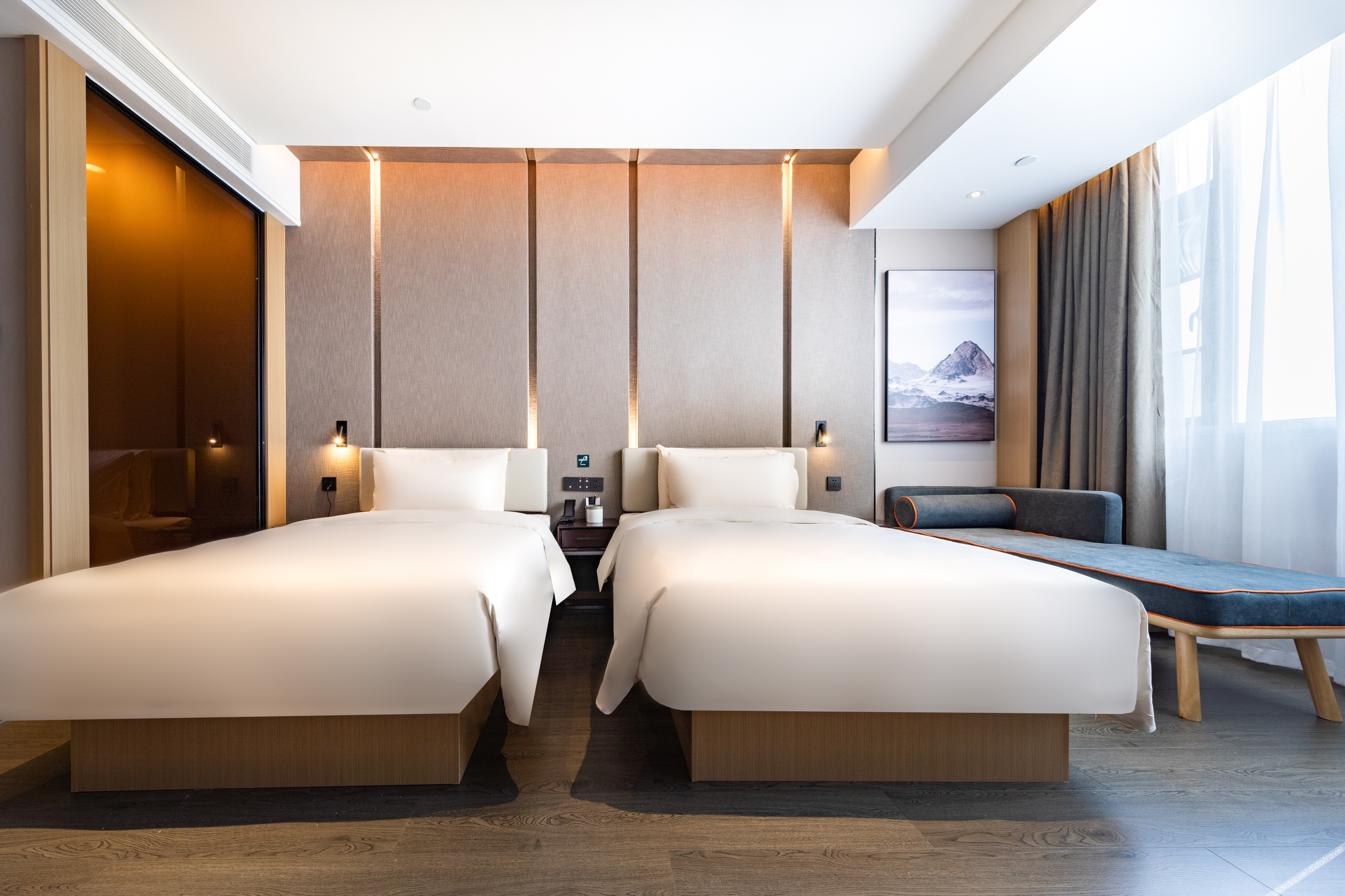 Days Inn by Wyndham Zhuhai Golden Bay Ocean Spring Resort 4*