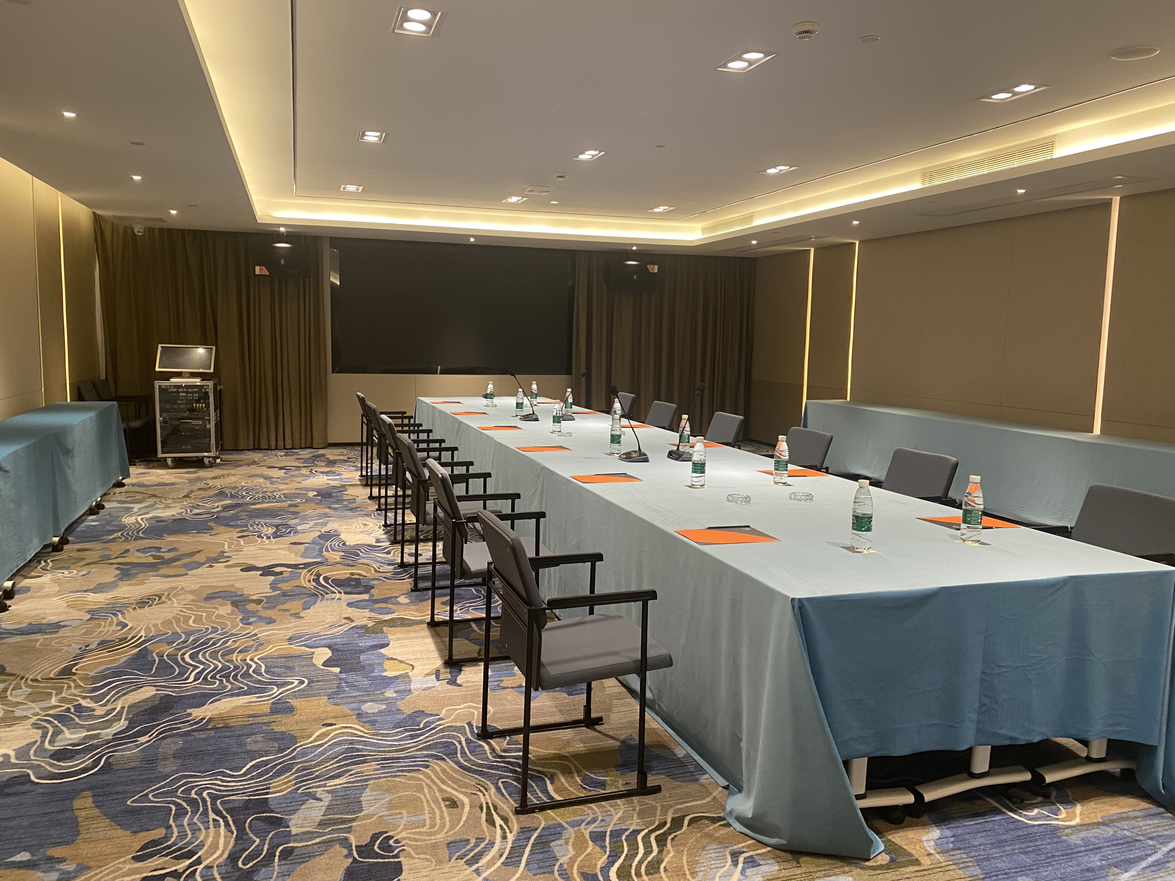 Days Inn by Wyndham Zhuhai Golden Bay Ocean Spring Resort 4*
