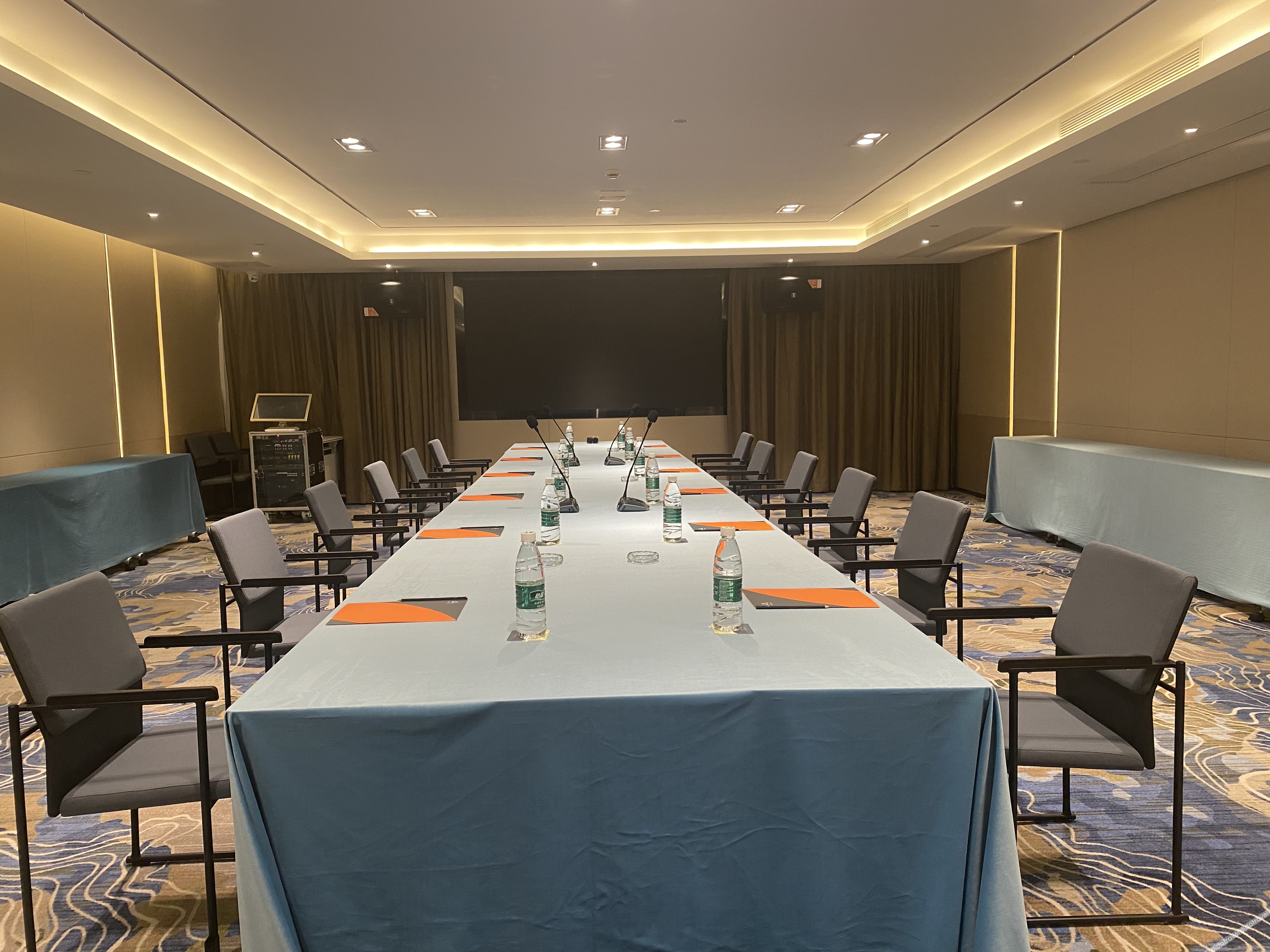 Days Inn by Wyndham Zhuhai Golden Bay Ocean Spring Resort 4*