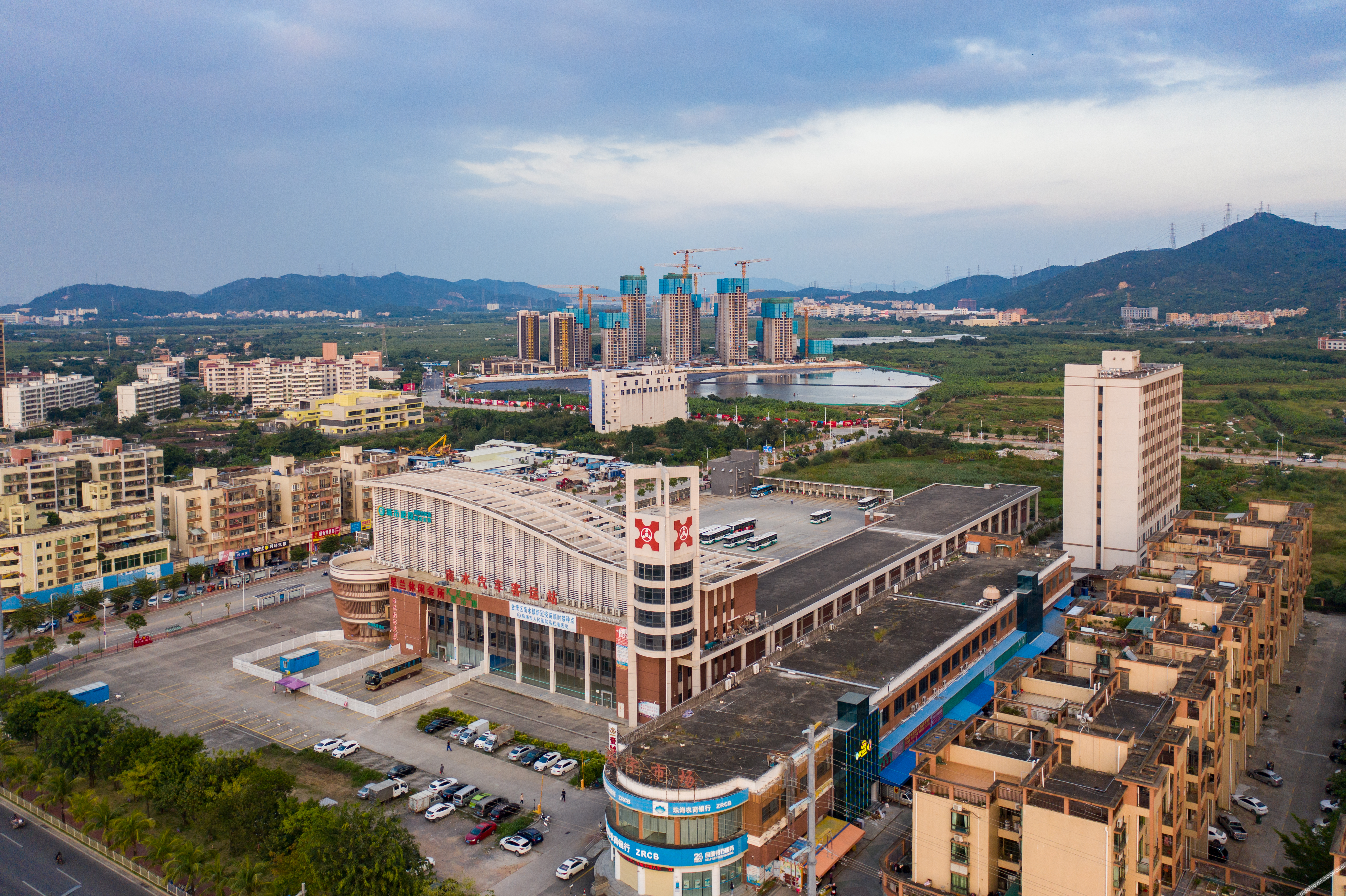 Days Inn by Wyndham Zhuhai Golden Bay Ocean Spring Resort 4*