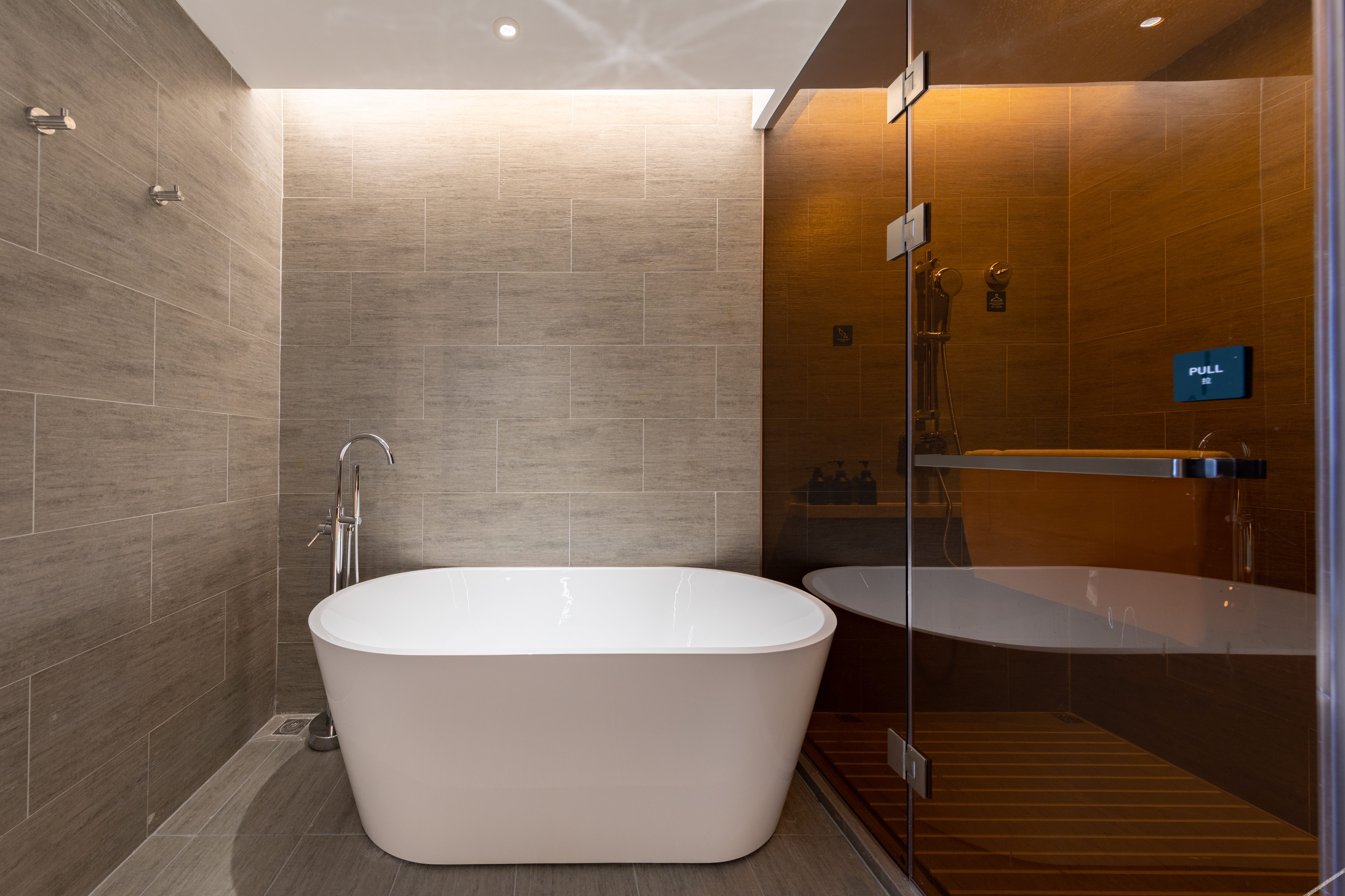 Days Inn by Wyndham Zhuhai Golden Bay Ocean Spring Resort 4*