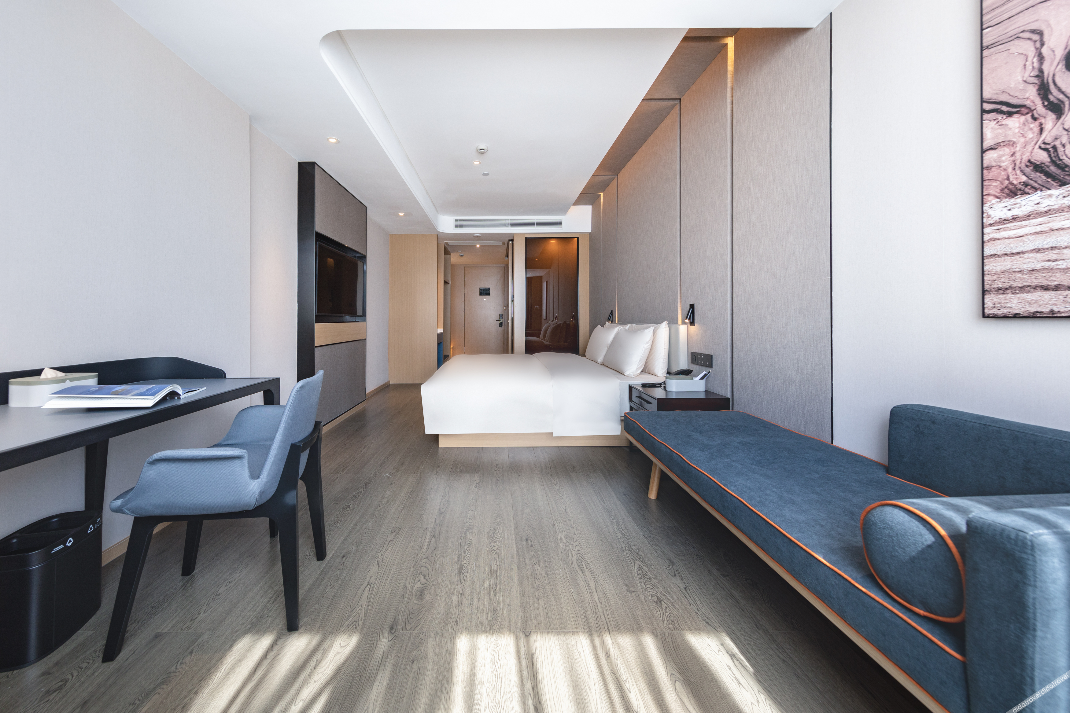 Days Inn by Wyndham Zhuhai Golden Bay Ocean Spring Resort 4*