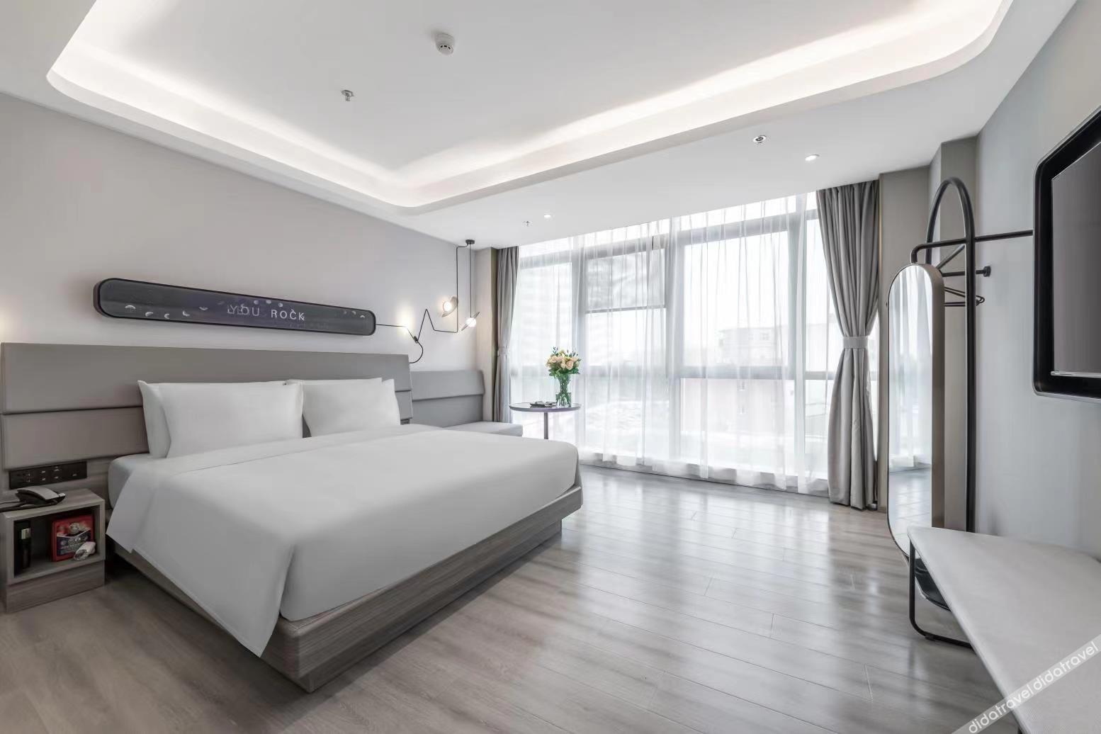 Atour X Hotel Yangzhou East Railway Station Li-Ning Sports Park 3*