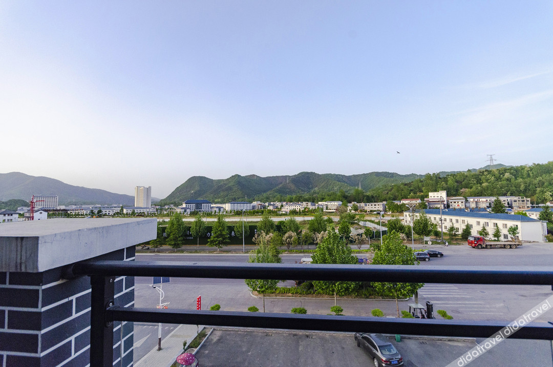 Junyi Chain Hotel (Luanchuan Laojunshan) 0*
