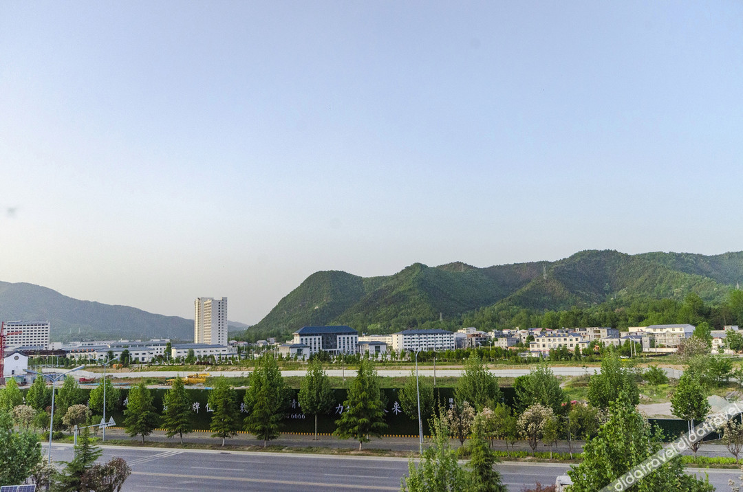 Junyi Chain Hotel (Luanchuan Laojunshan) 0*