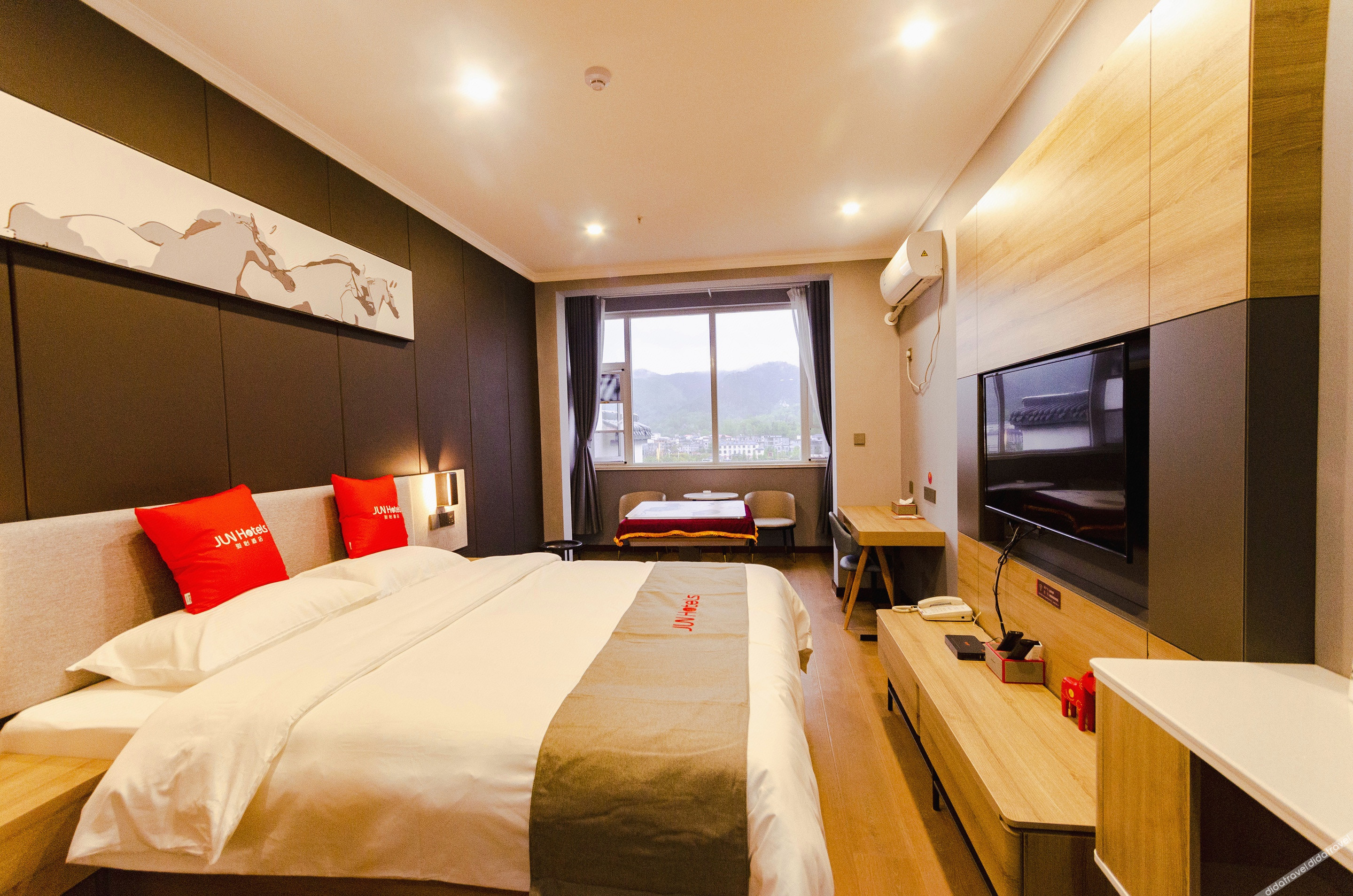 Junyi Chain Hotel (Luanchuan Laojunshan) 0*