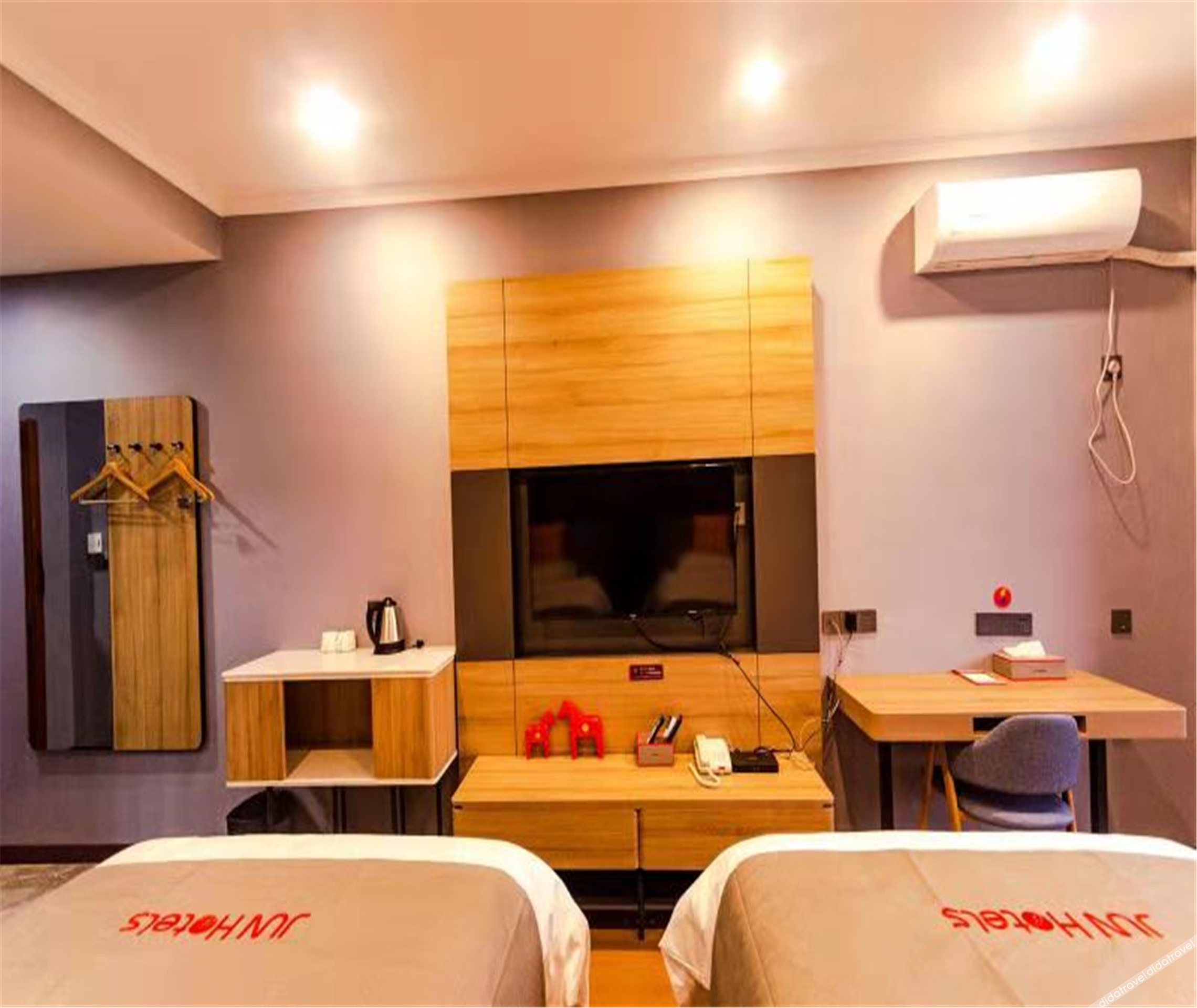 Junyi Chain Hotel (Luanchuan Laojunshan) 0*