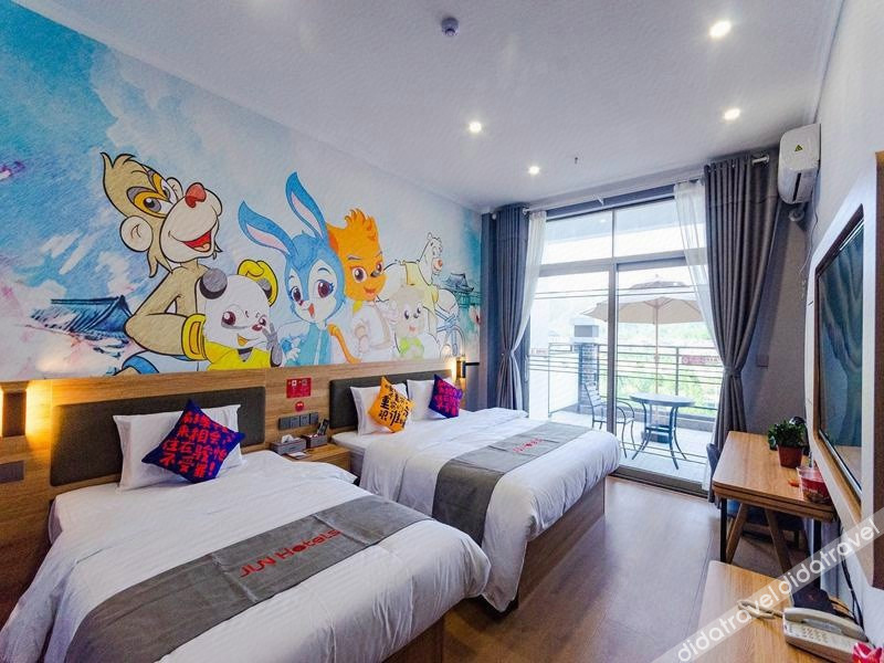 Junyi Chain Hotel (Luanchuan Laojunshan) 0*