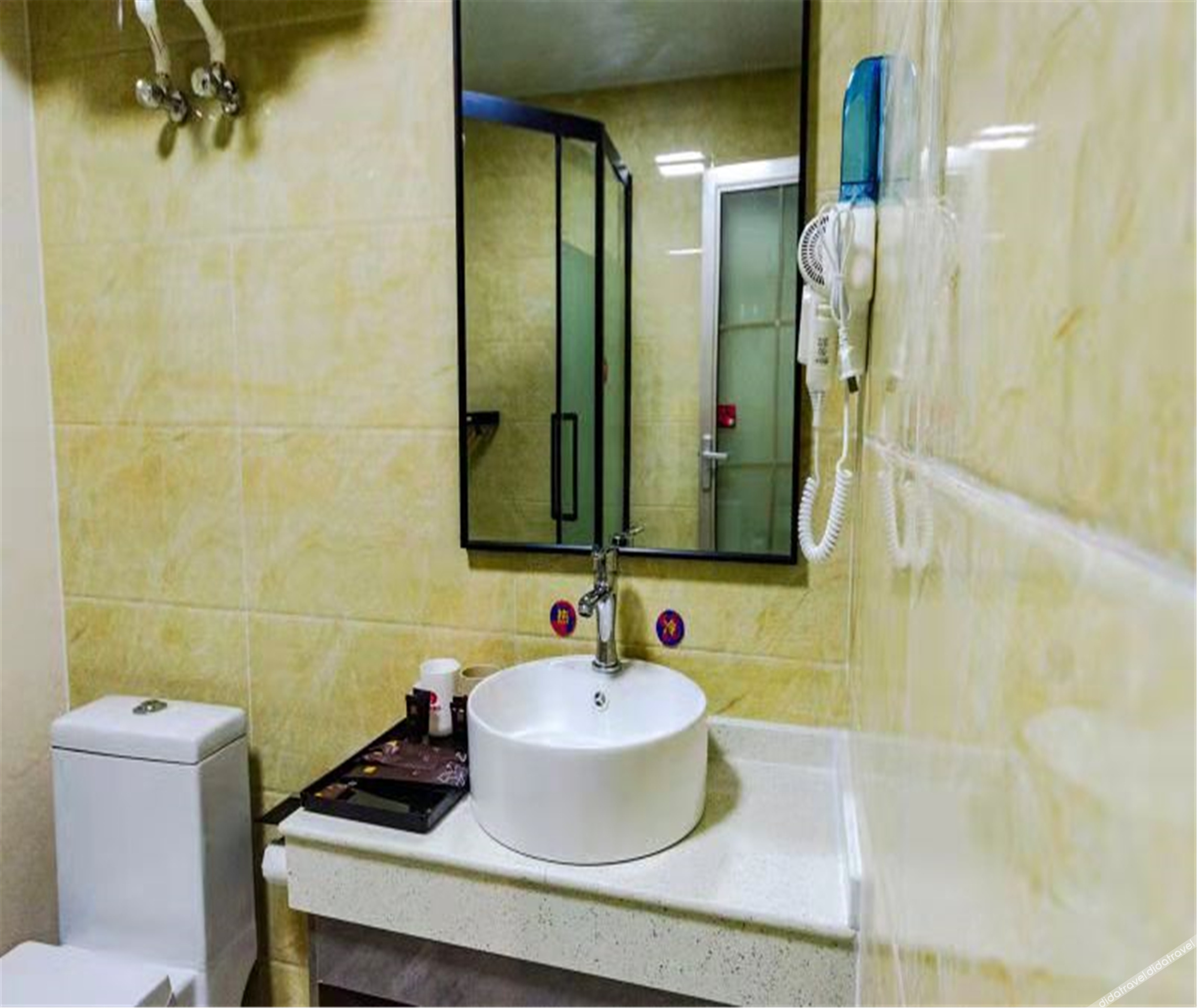 Junyi Chain Hotel (Luanchuan Laojunshan) 0*