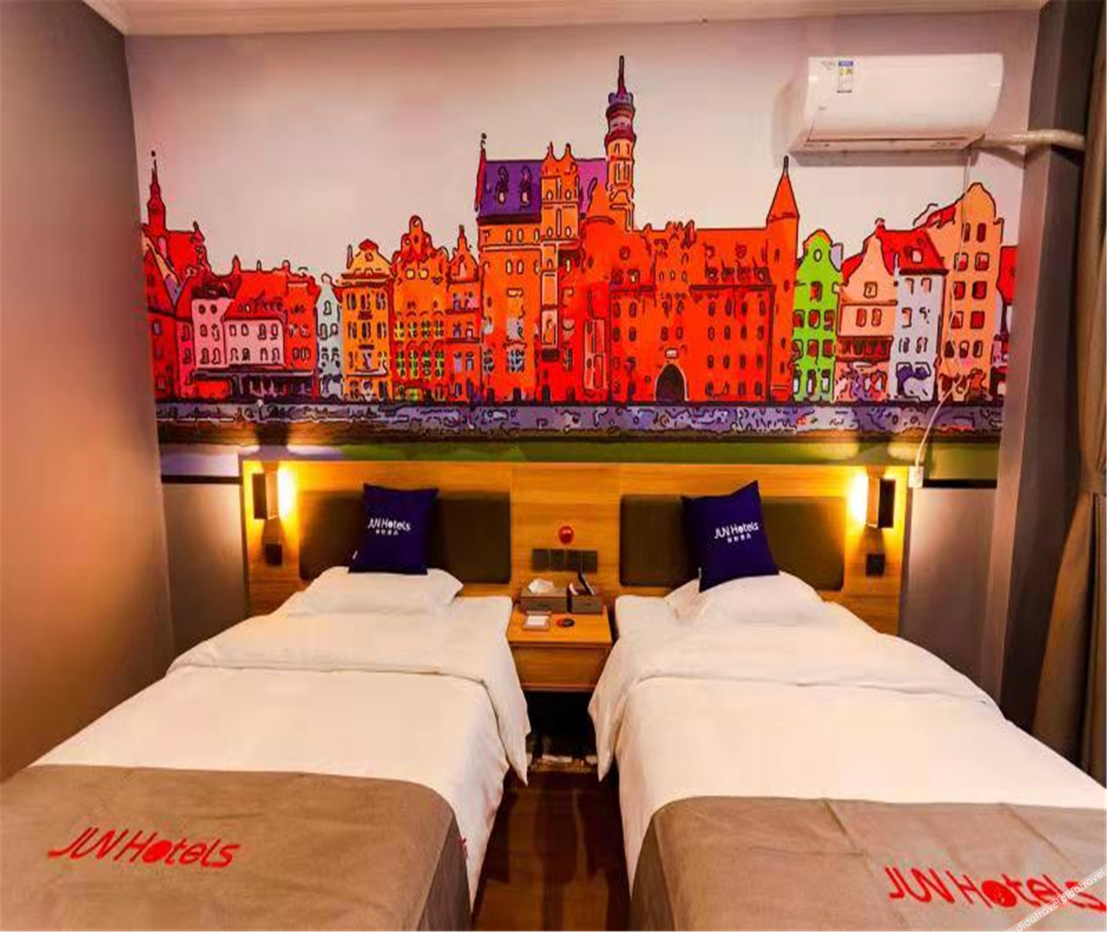 Junyi Chain Hotel (Luanchuan Laojunshan) 0*