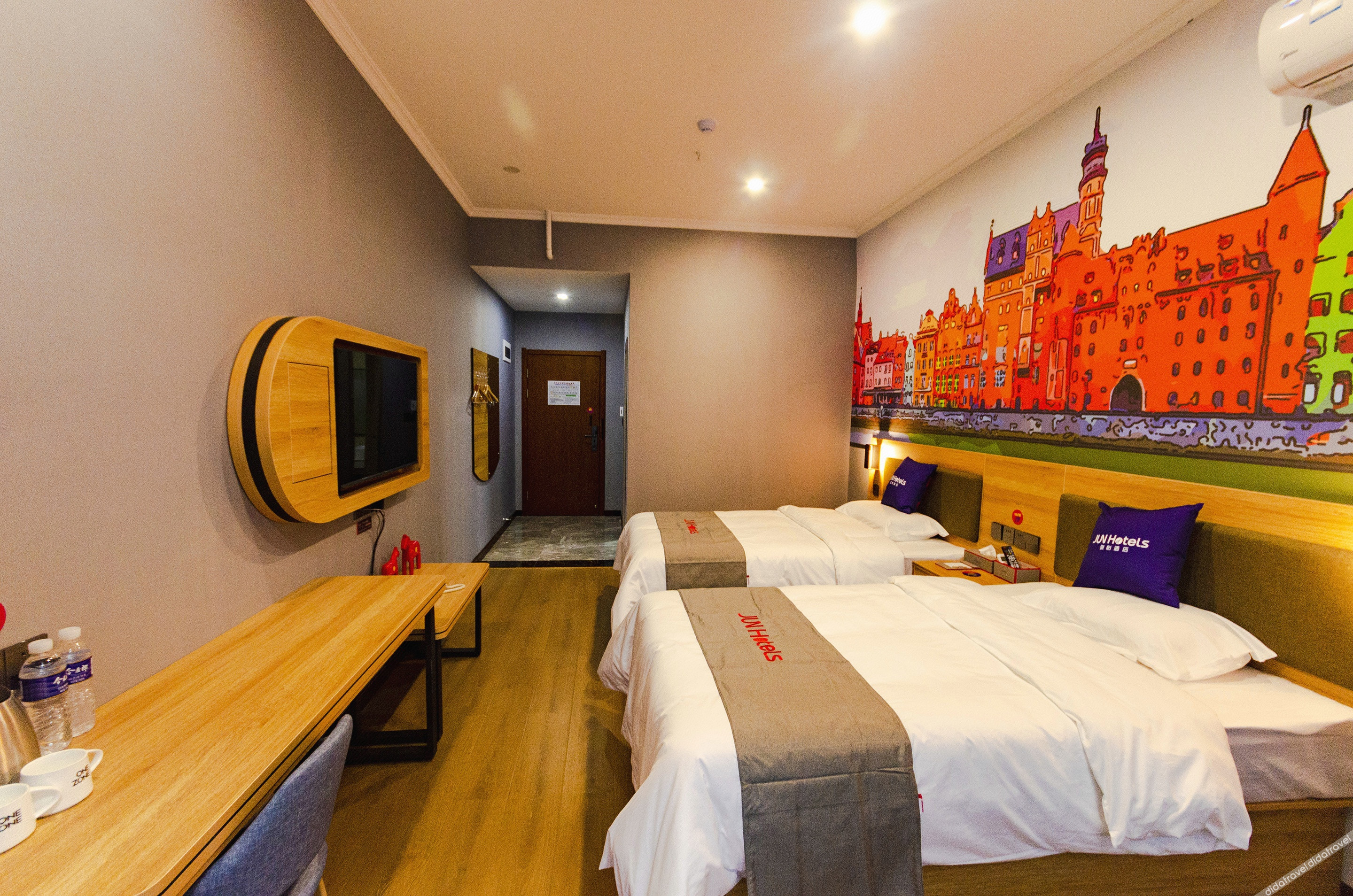 Junyi Chain Hotel (Luanchuan Laojunshan) 0*