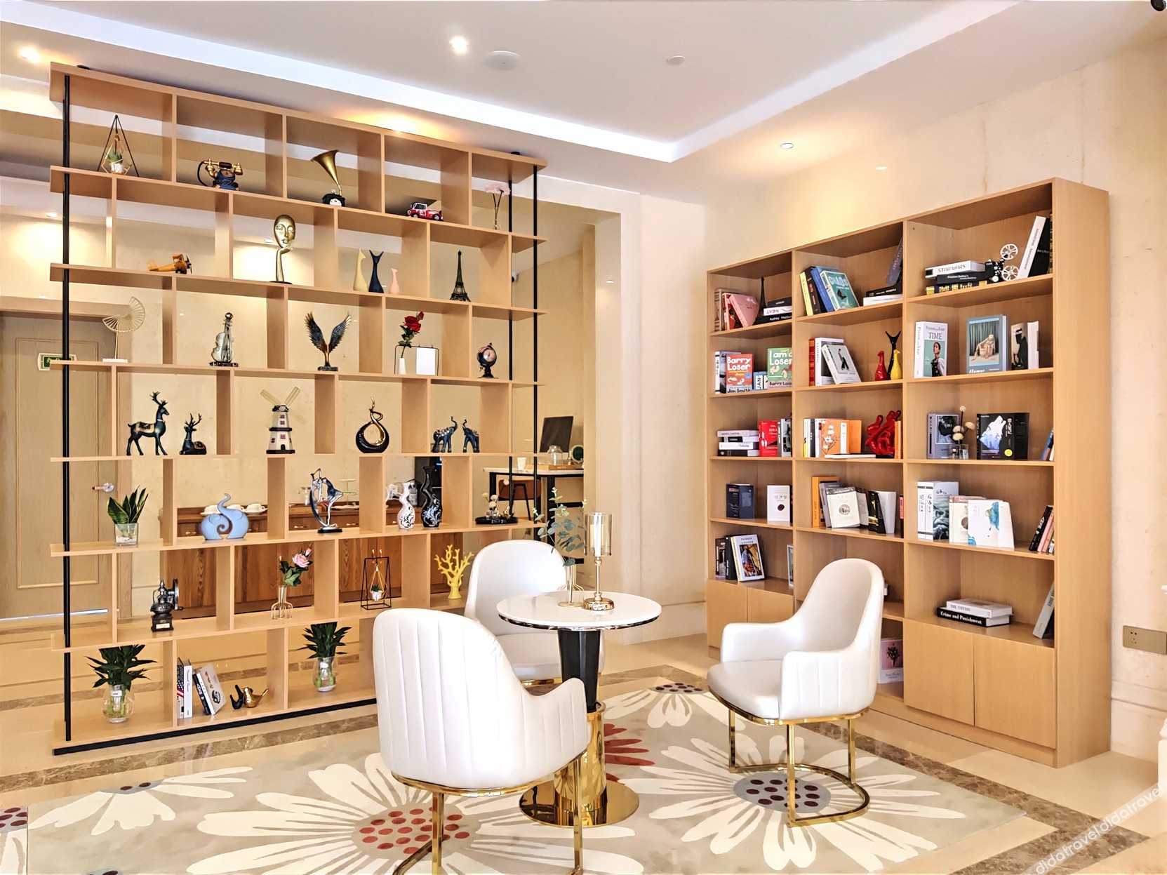 Vienna International Hotel (Dongwu South Road Hongzhuang Metro Station) 4*