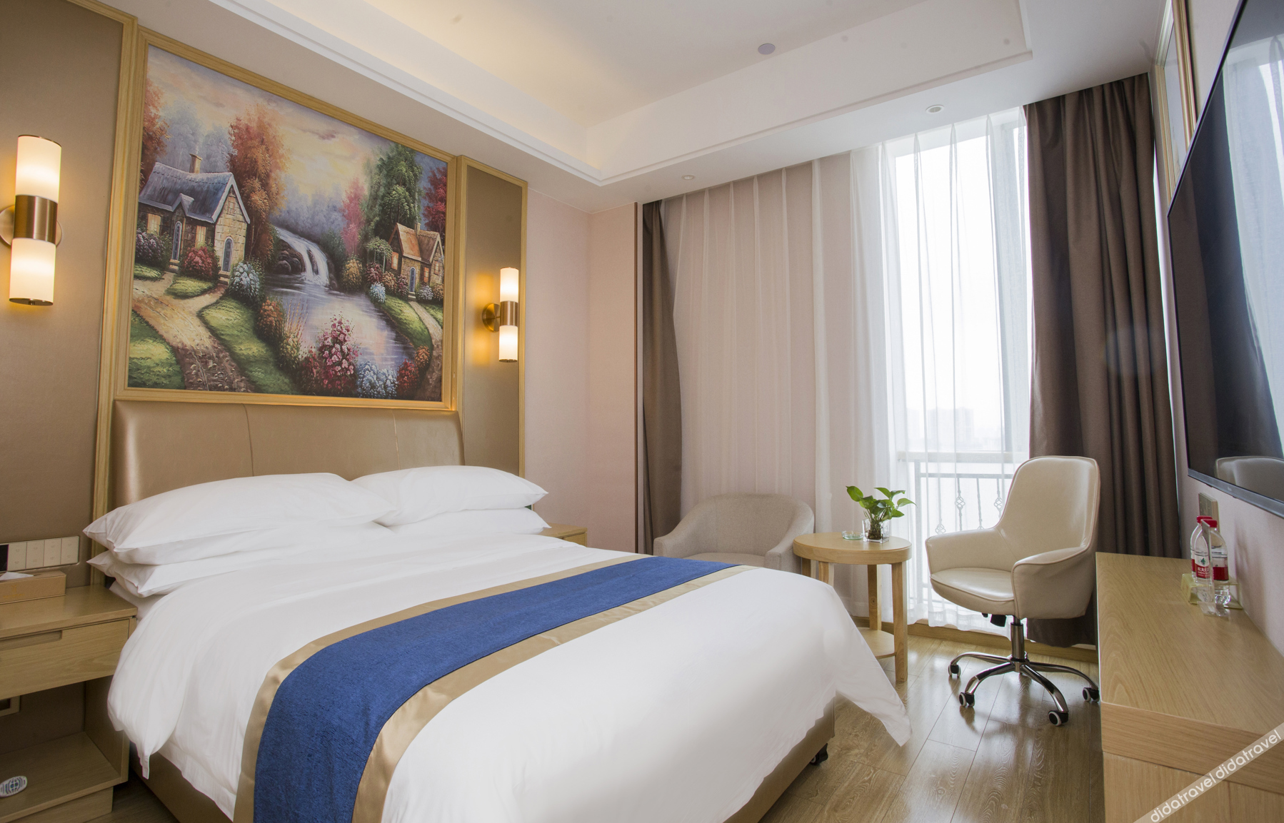 Vienna International Hotel (Dongwu South Road Hongzhuang Metro Station) 4*
