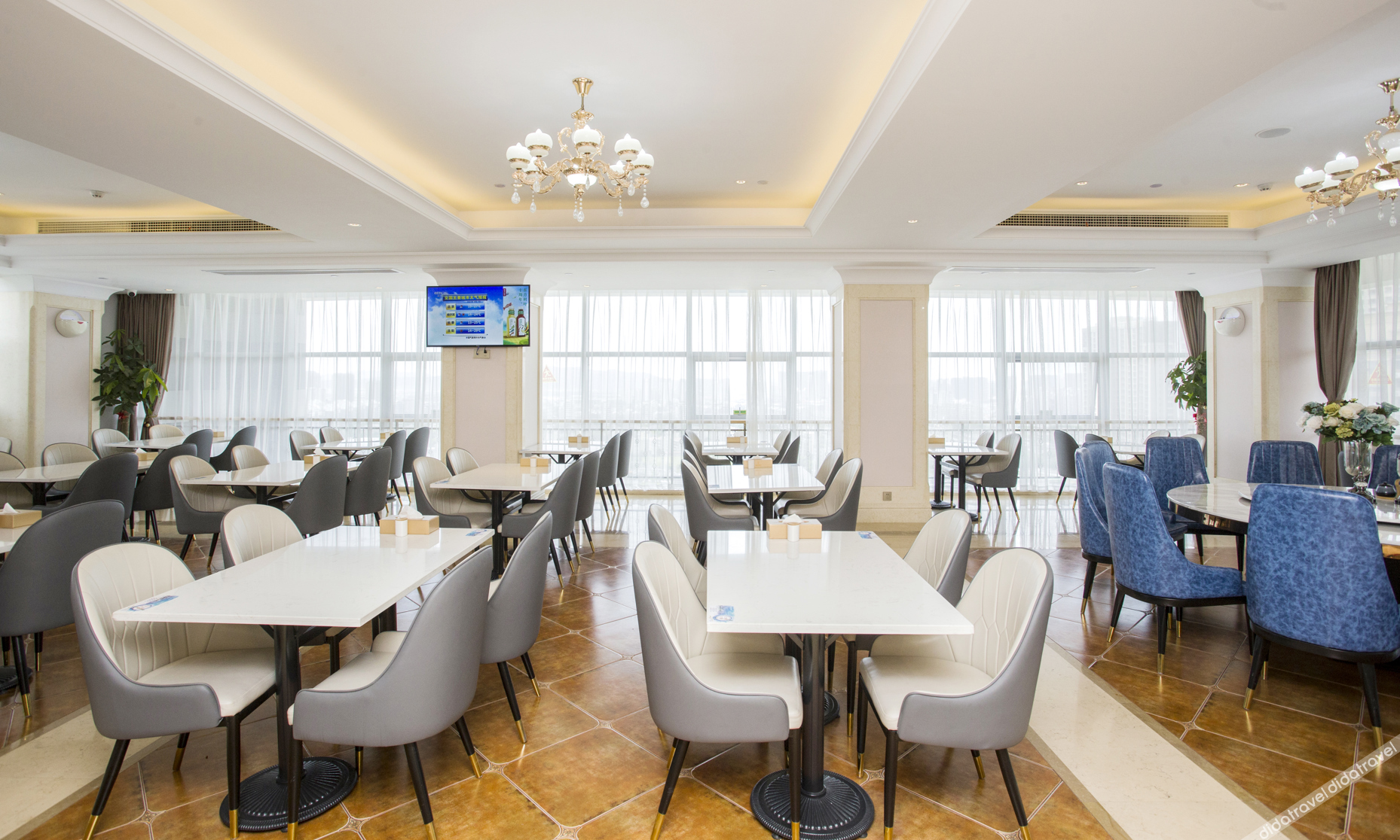 Vienna International Hotel (Dongwu South Road Hongzhuang Metro Station) 4*