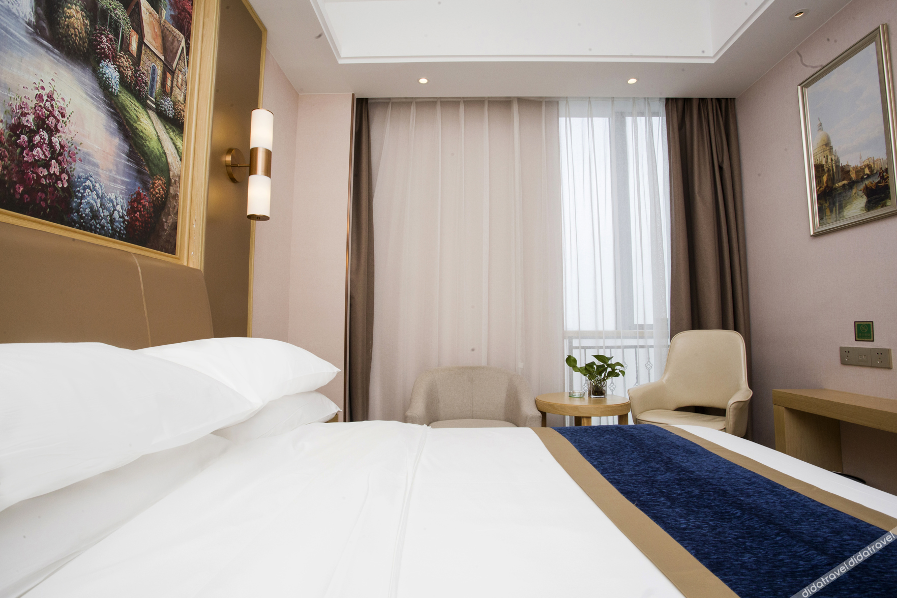 Vienna International Hotel (Dongwu South Road Hongzhuang Metro Station) 4*