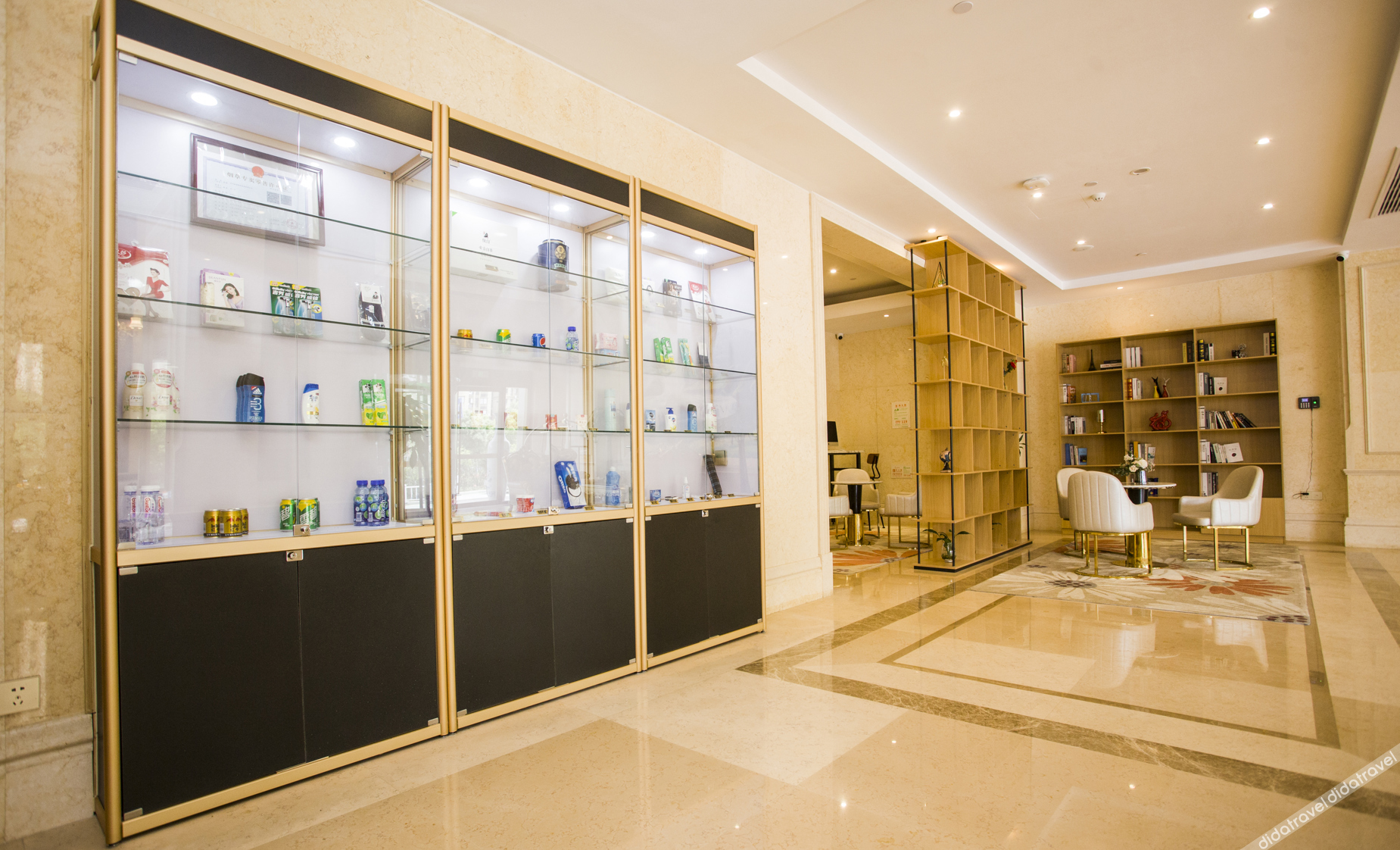 Vienna International Hotel (Dongwu South Road Hongzhuang Metro Station) 4*