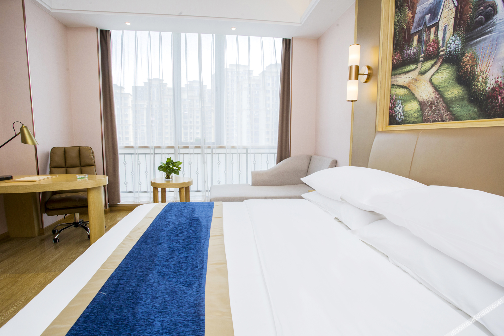 Vienna International Hotel (Dongwu South Road Hongzhuang Metro Station) 4*
