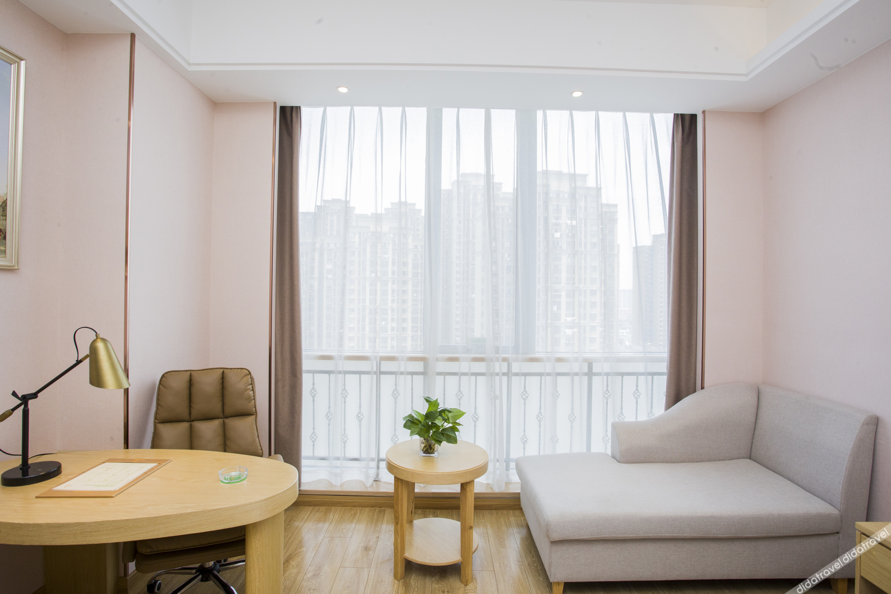 Vienna International Hotel (Dongwu South Road Hongzhuang Metro Station) 4*