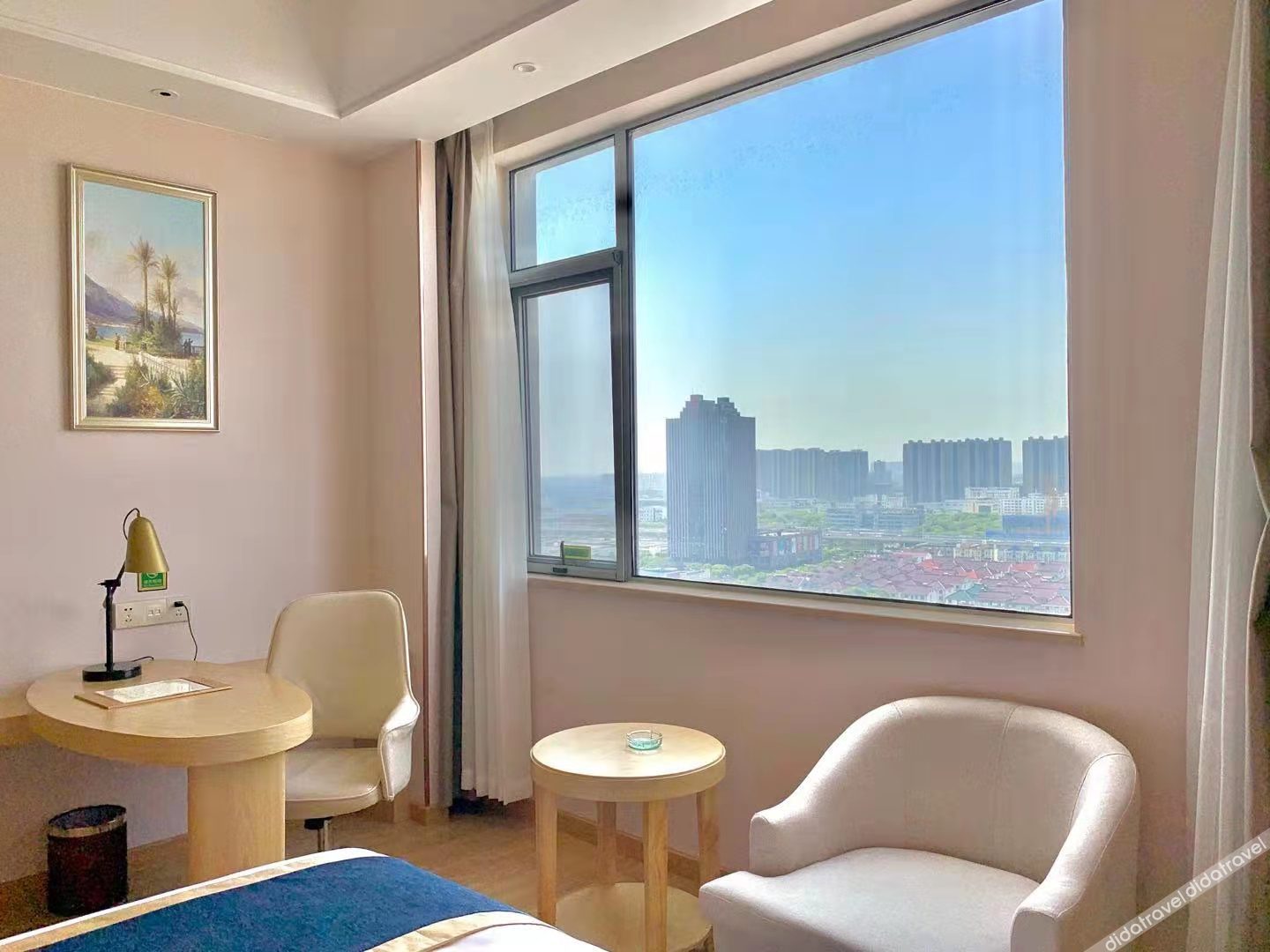 Vienna International Hotel (Dongwu South Road Hongzhuang Metro Station) 4*