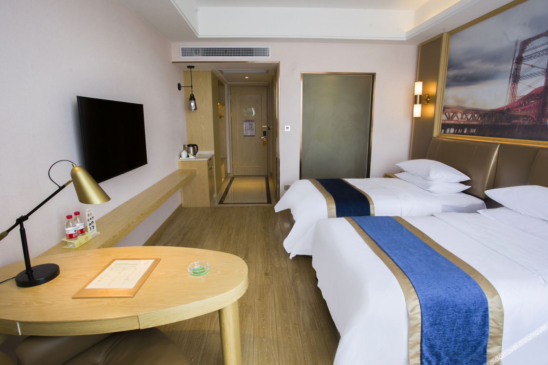 Vienna International Hotel (Dongwu South Road Hongzhuang Metro Station) 4*