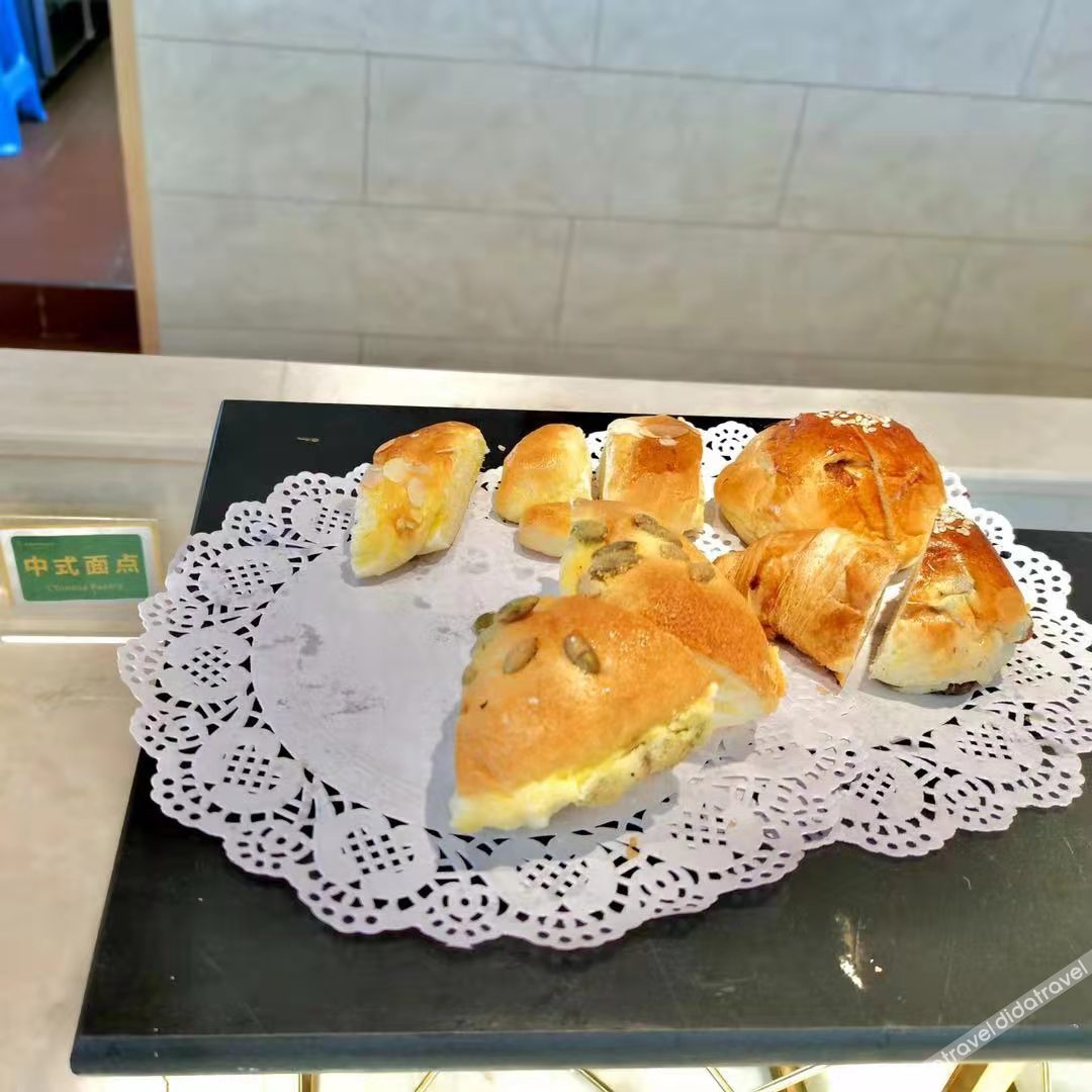 Vienna International Hotel (Dongwu South Road Hongzhuang Metro Station) 4*