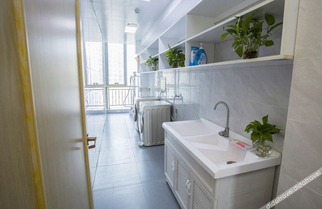 Vienna International Hotel (Dongwu South Road Hongzhuang Metro Station) 4*