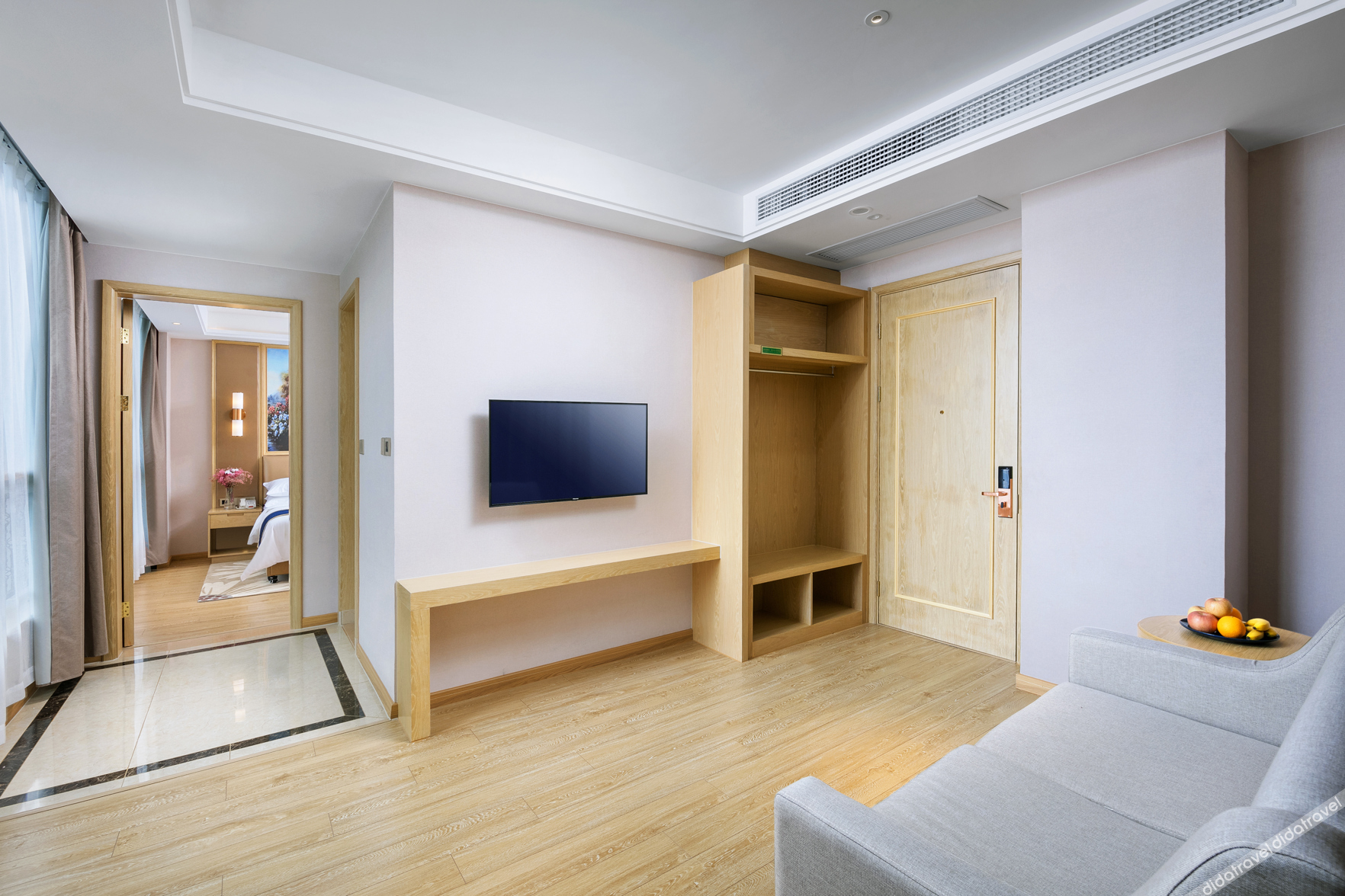 Vienna International Hotel (Dongwu South Road Hongzhuang Metro Station) 4*
