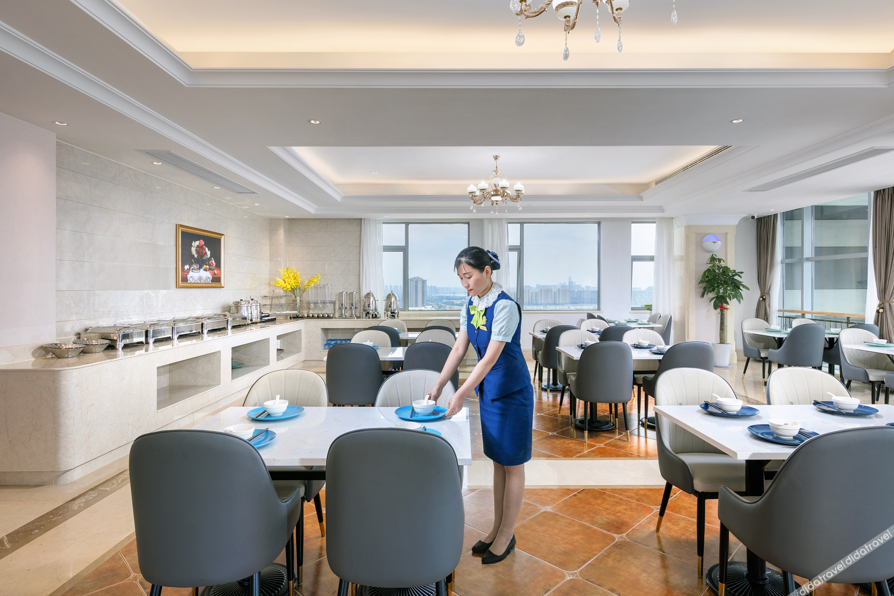 Vienna International Hotel (Dongwu South Road Hongzhuang Metro Station) 4*