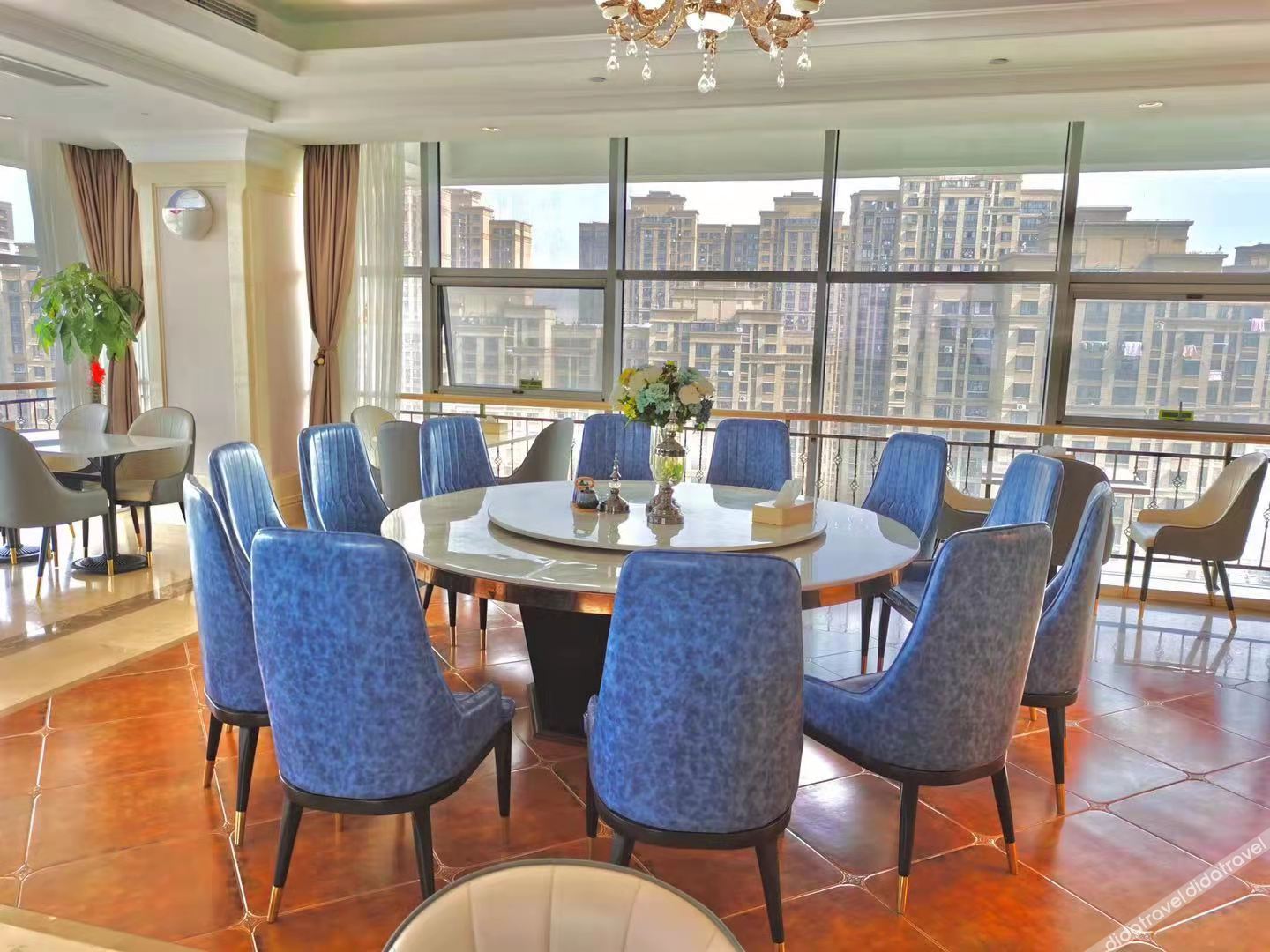 Vienna International Hotel (Dongwu South Road Hongzhuang Metro Station) 4*
