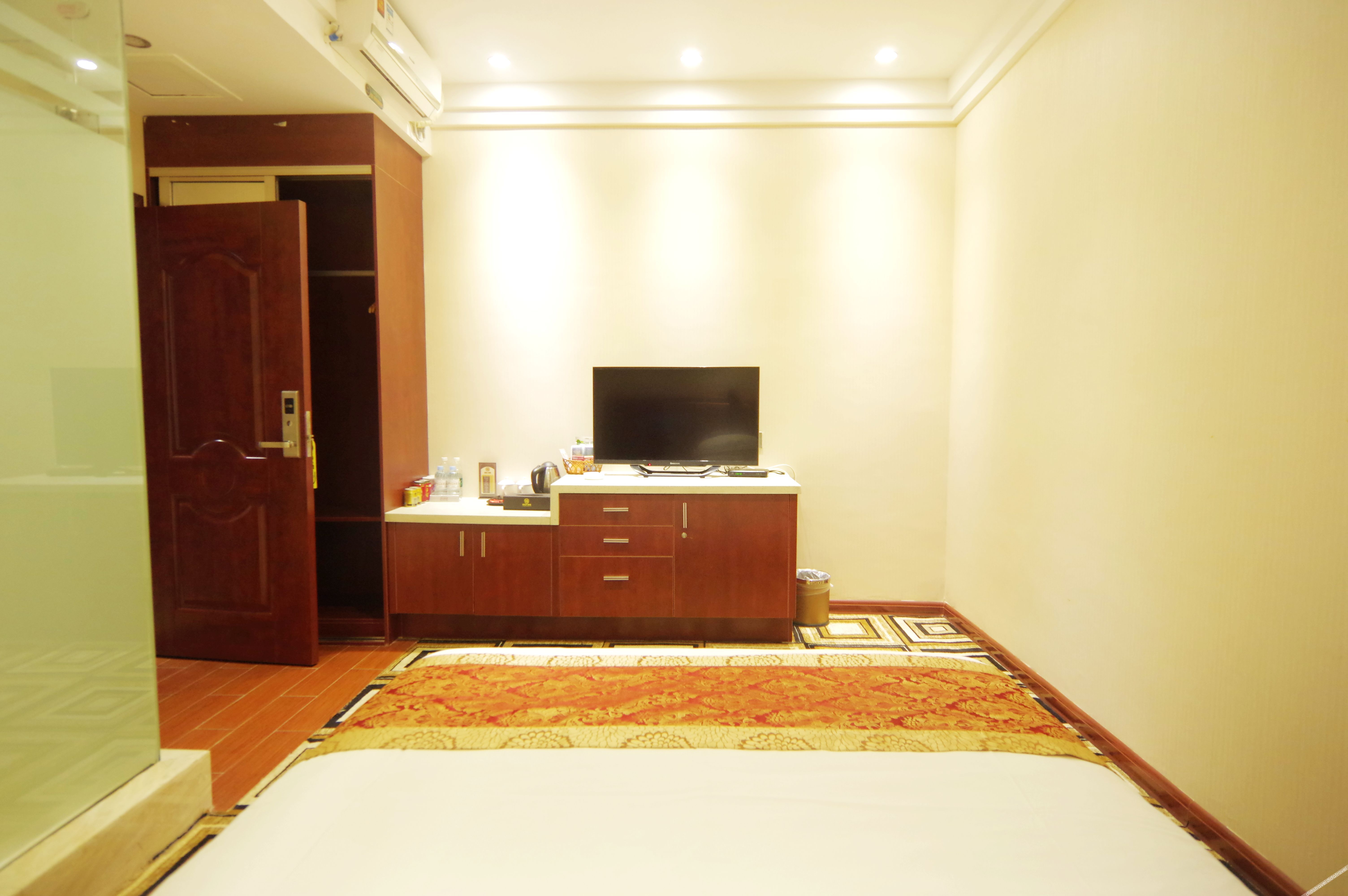 Fulin Hotel 2*
