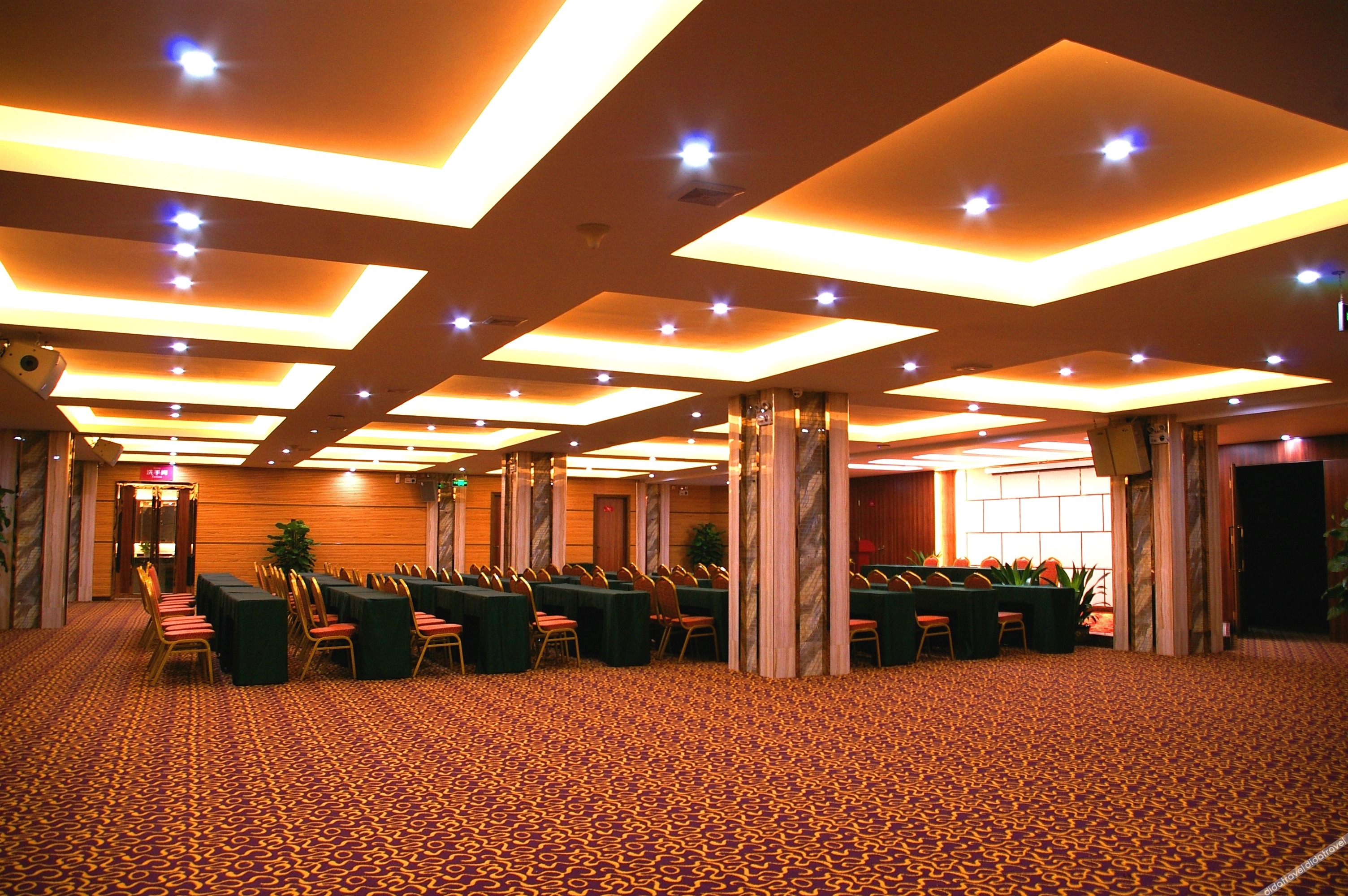 Fulin Hotel 2*